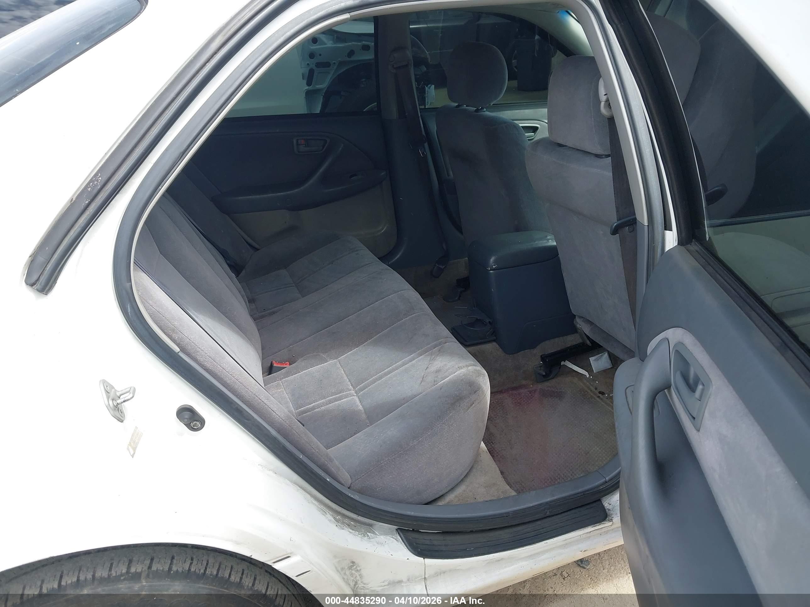 TOYOTA CAMRY image 8