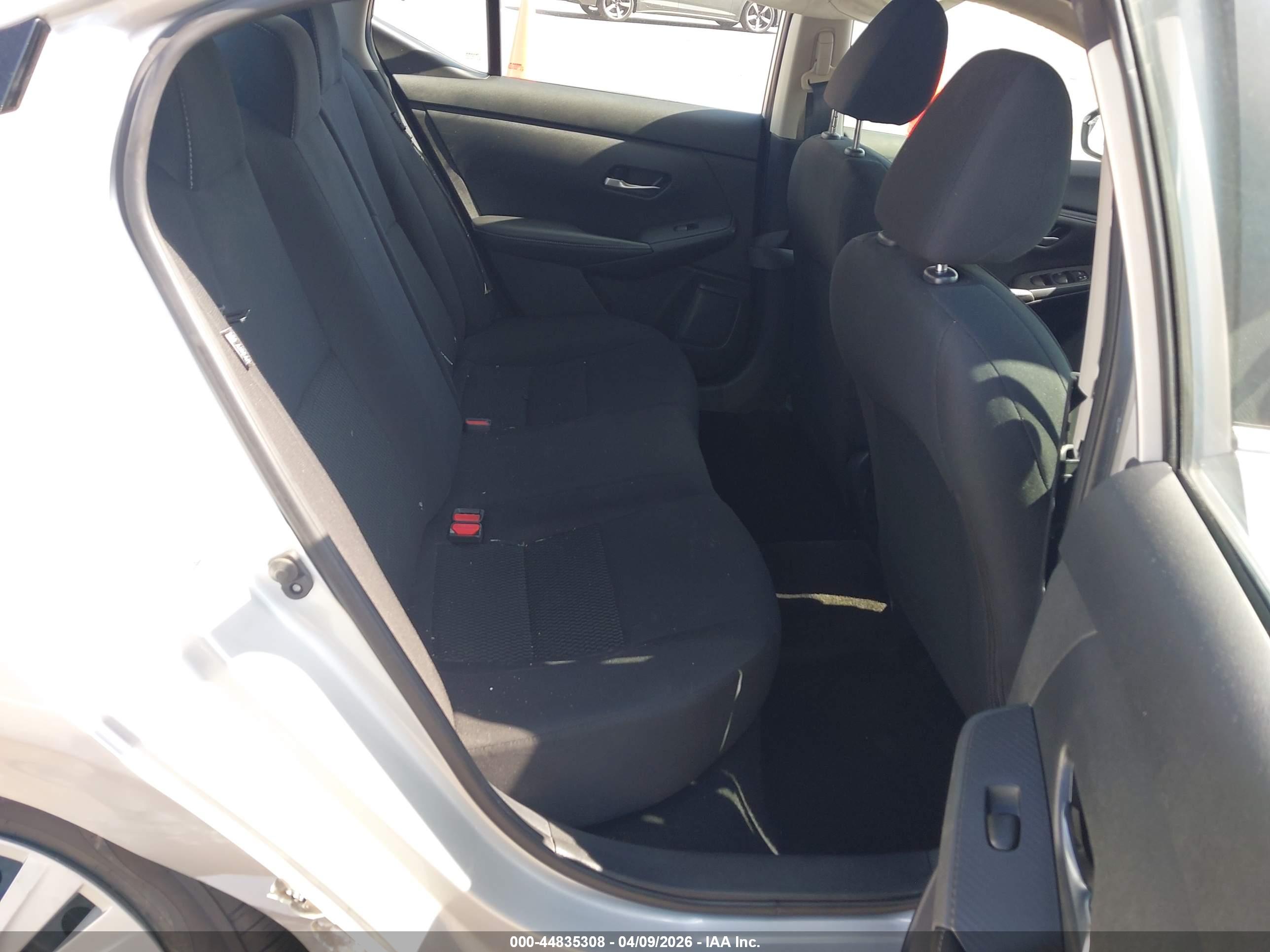 NISSAN SENTRA image 8