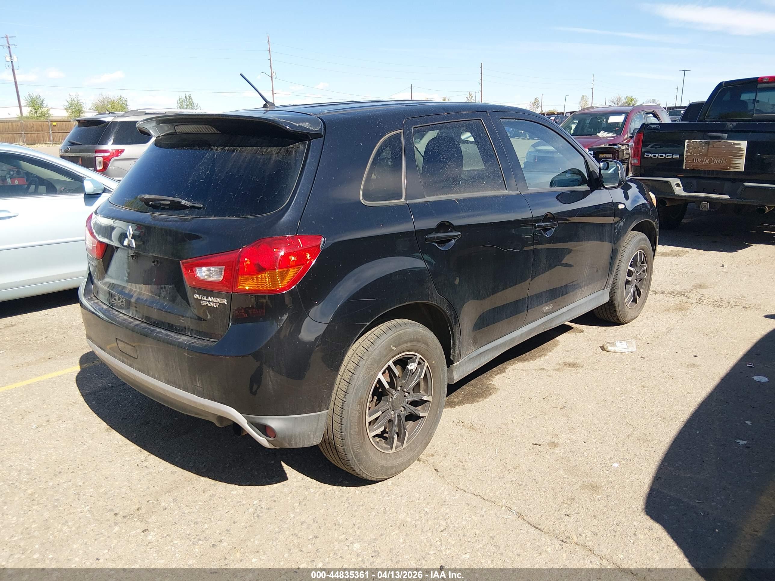 MITSUBISHI OUTLANDER image 4