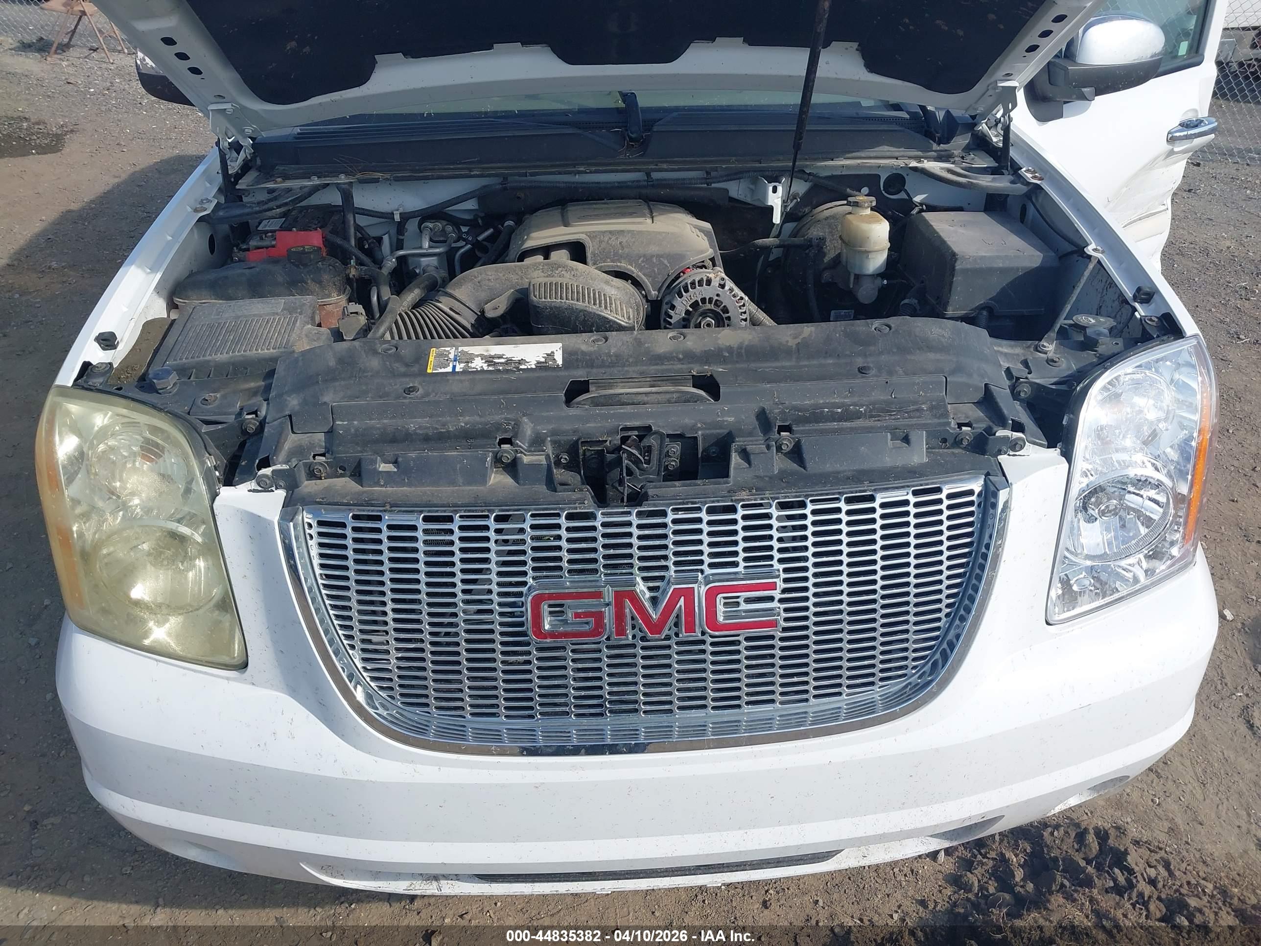 GMC YUKON image 10