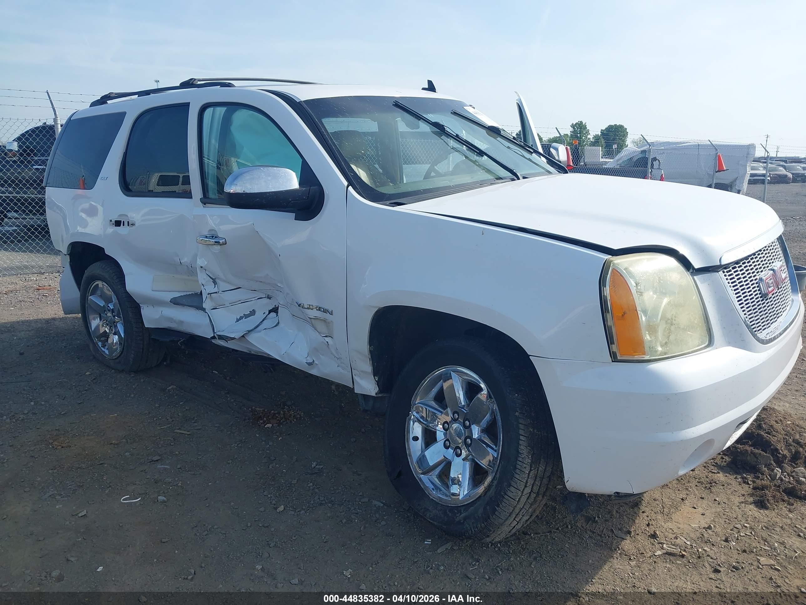 GMC YUKON image 6