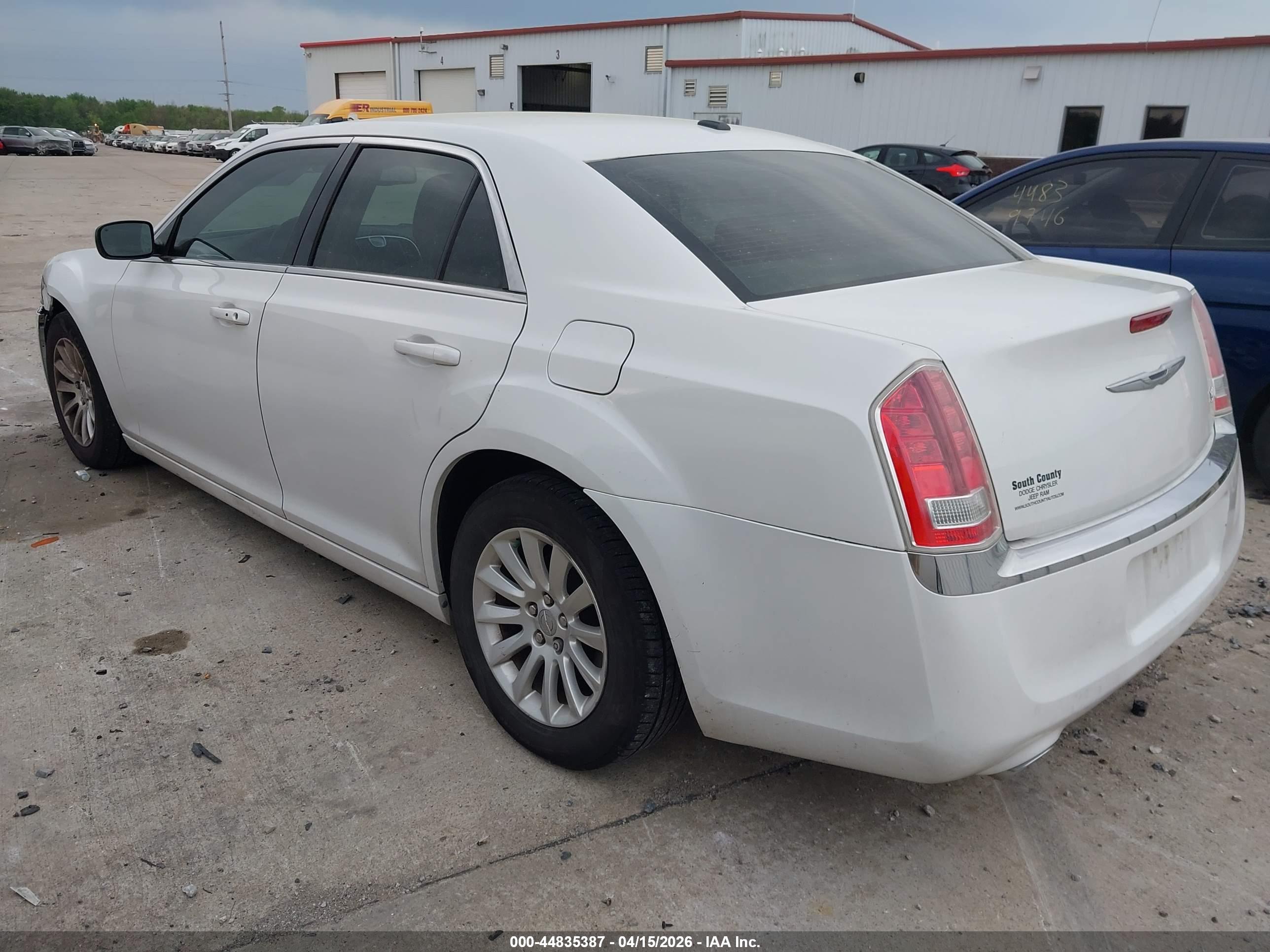 CHRYSLER 300 image 3