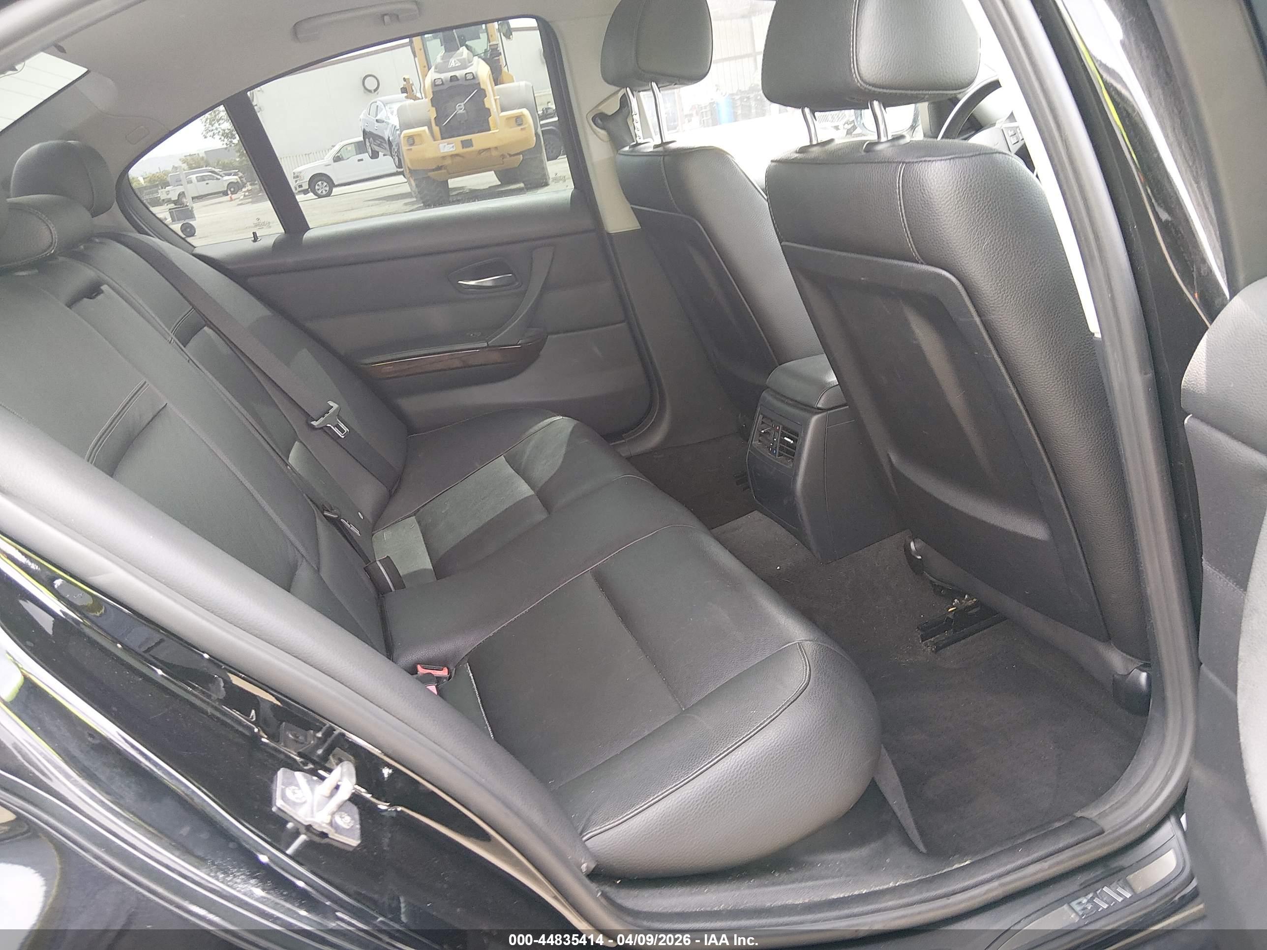 BMW 328I image 8