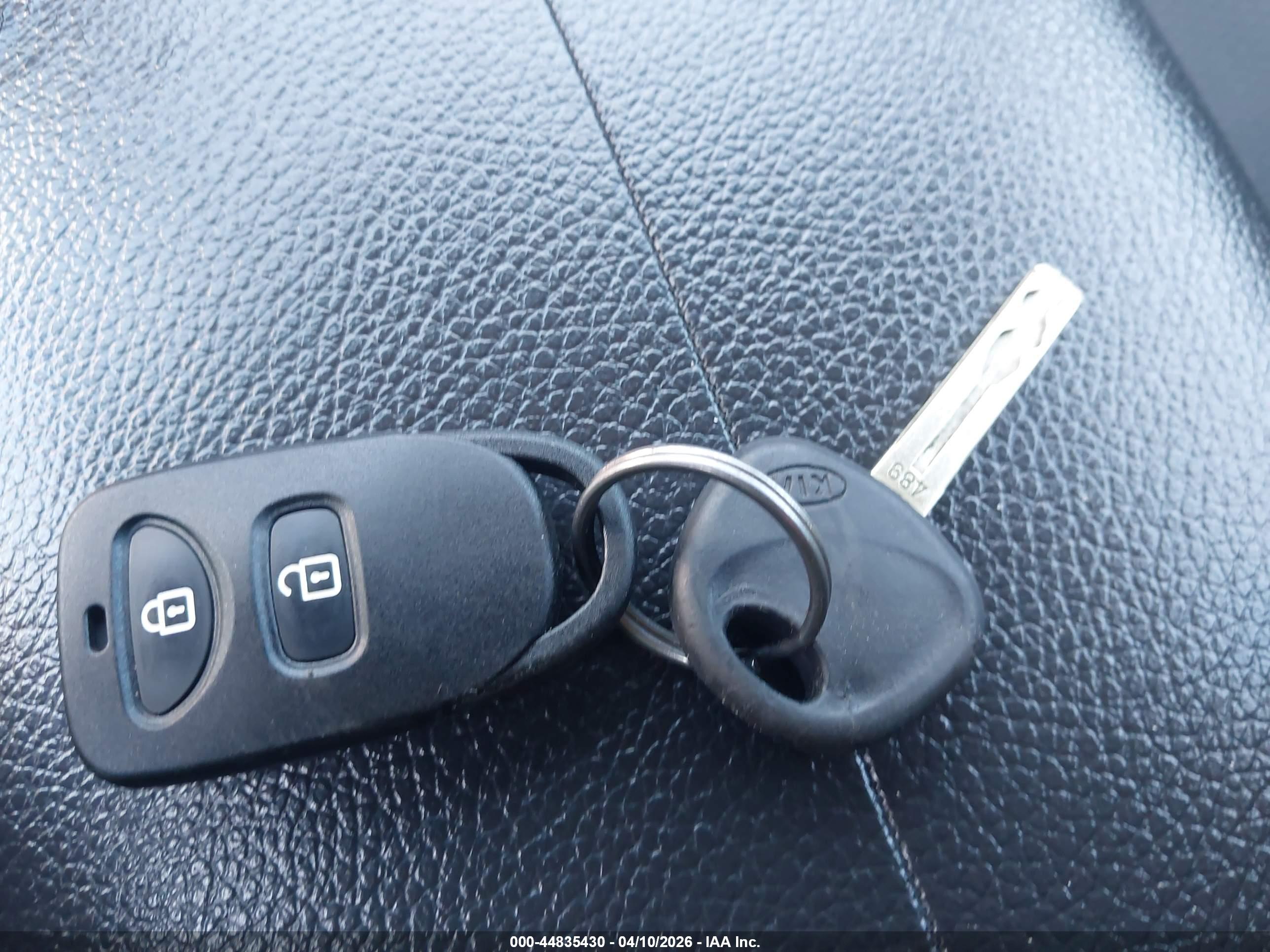 KIA SORENTO image 11
