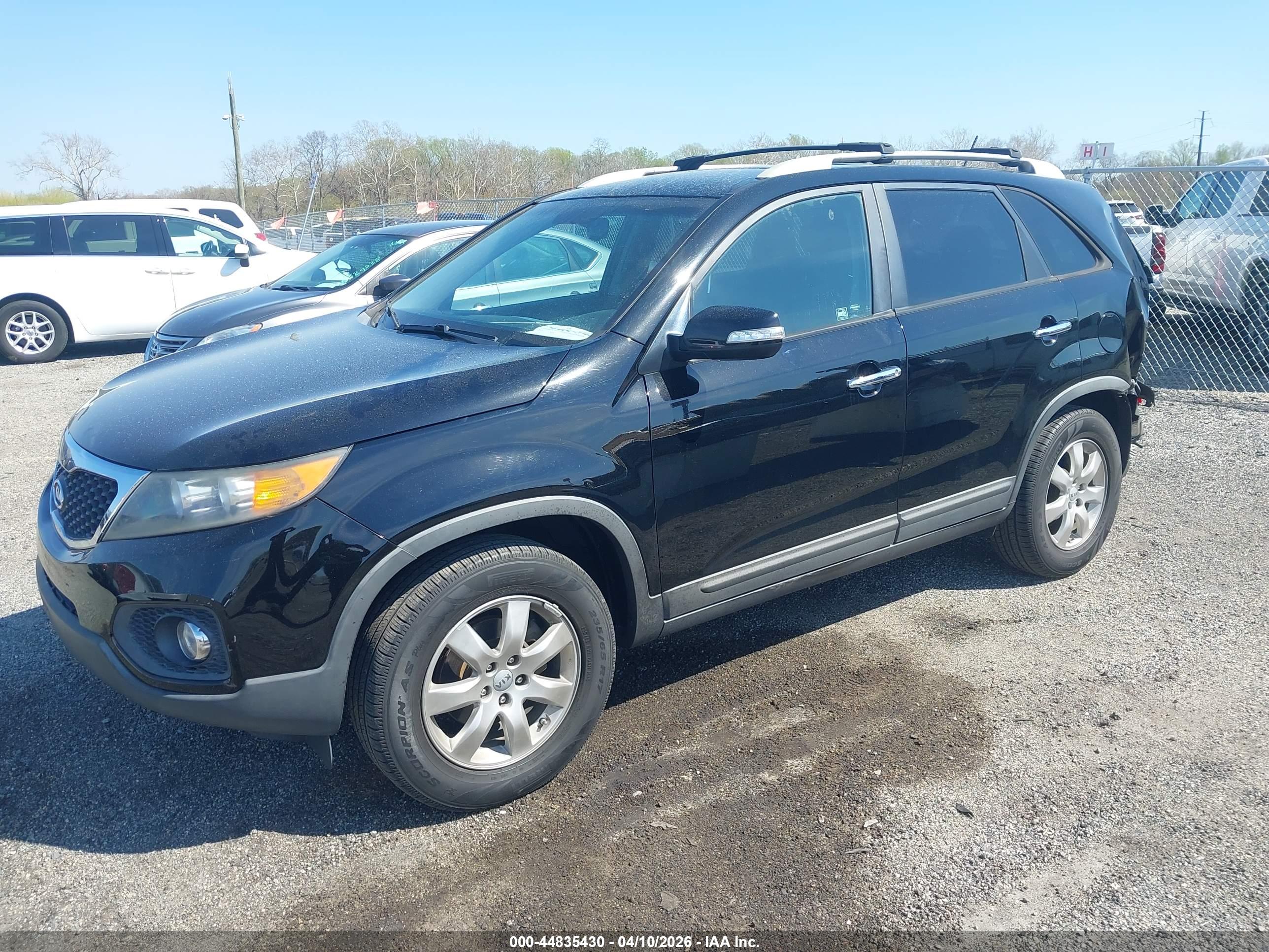KIA SORENTO image 2