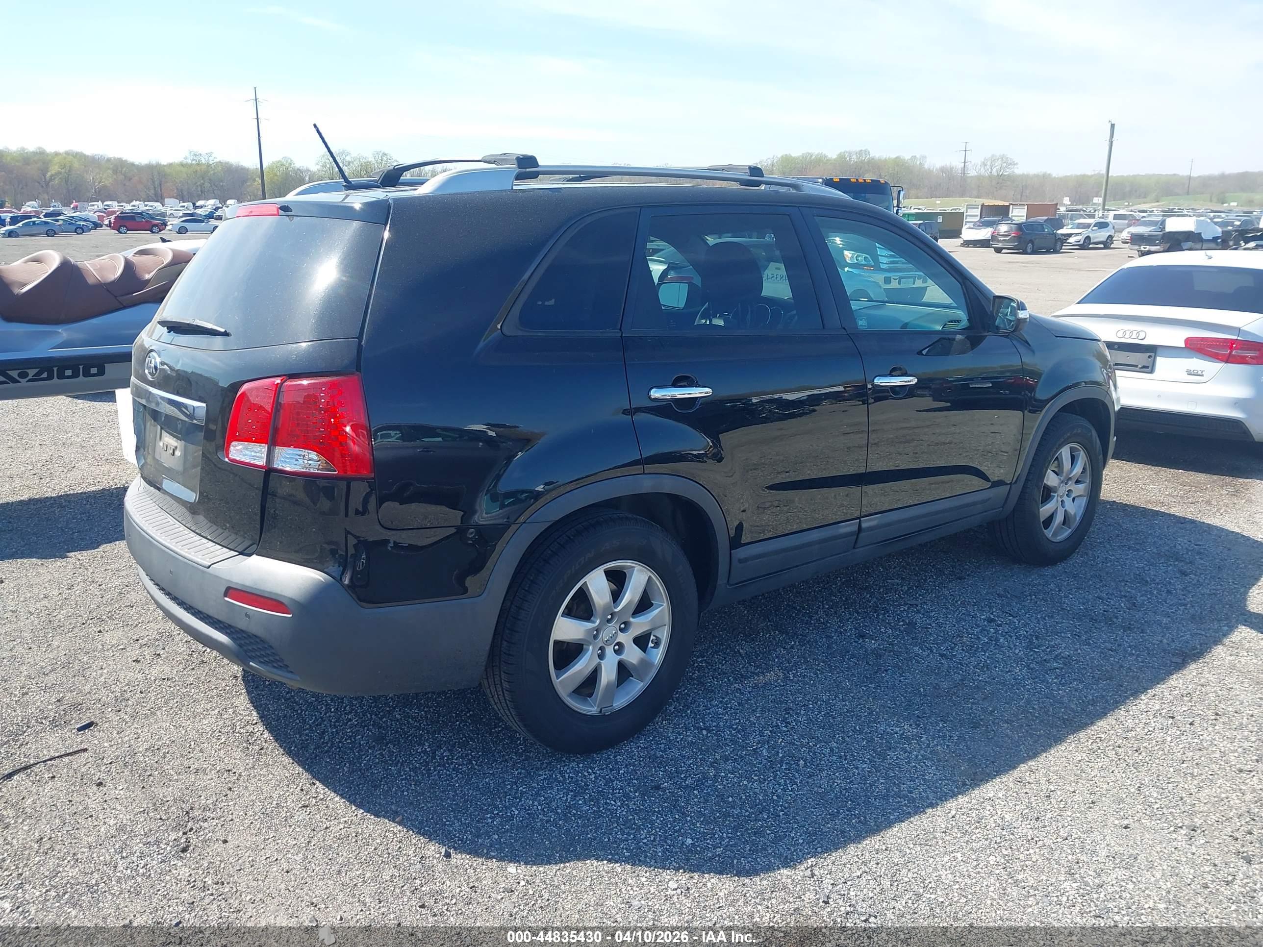 KIA SORENTO image 4