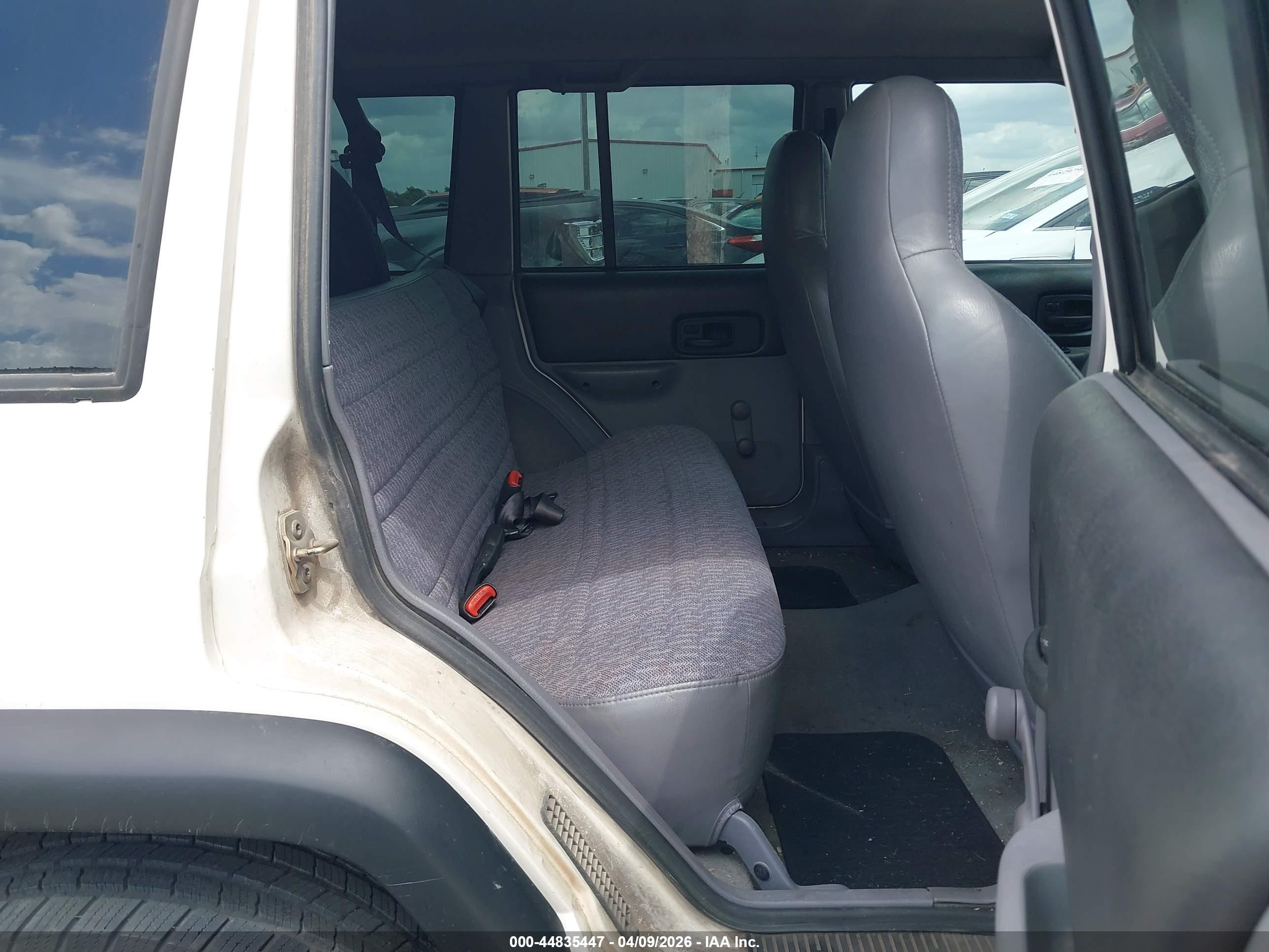 JEEP CHEROKEE image 8