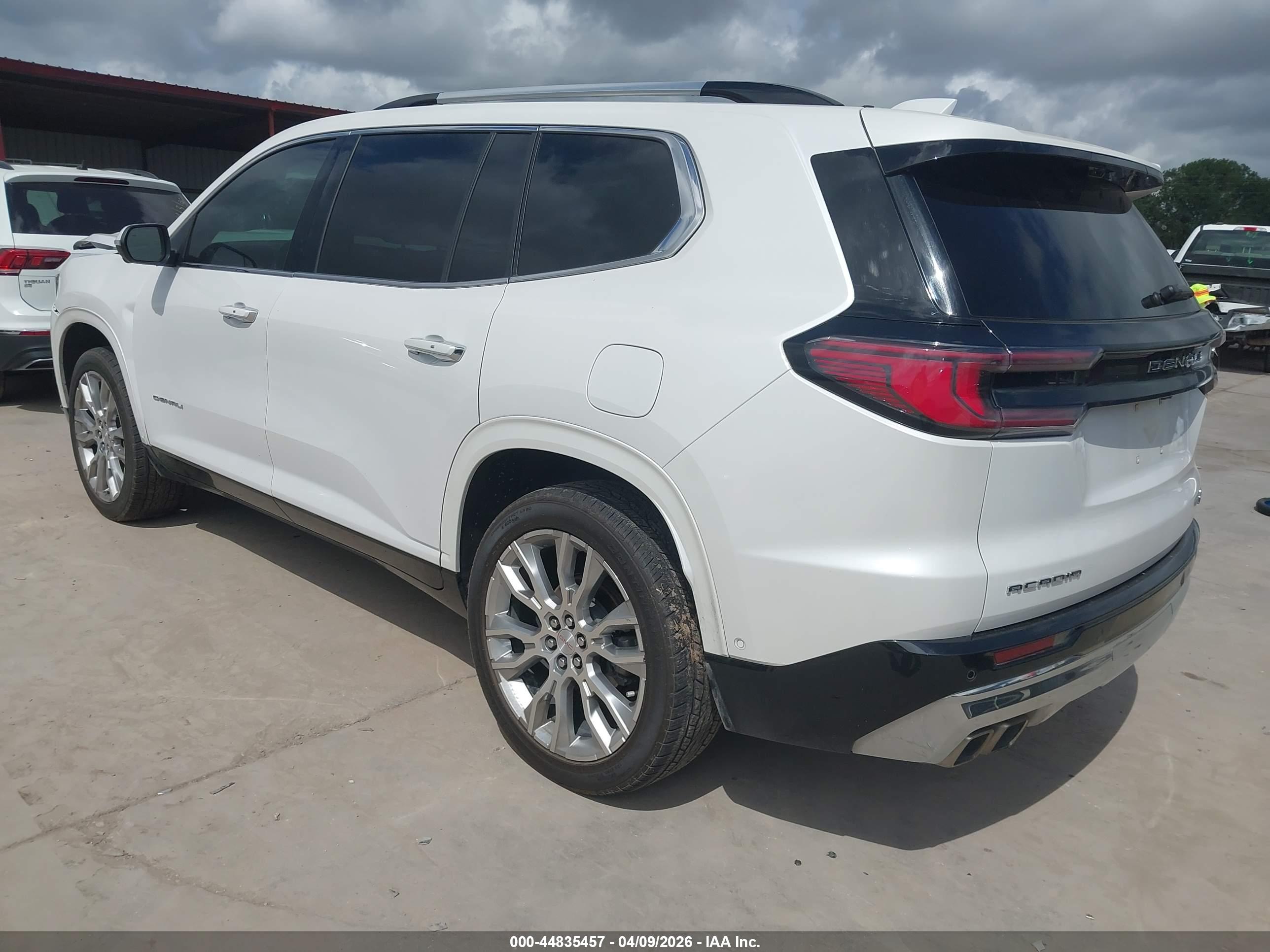 GMC ACADIA image 3