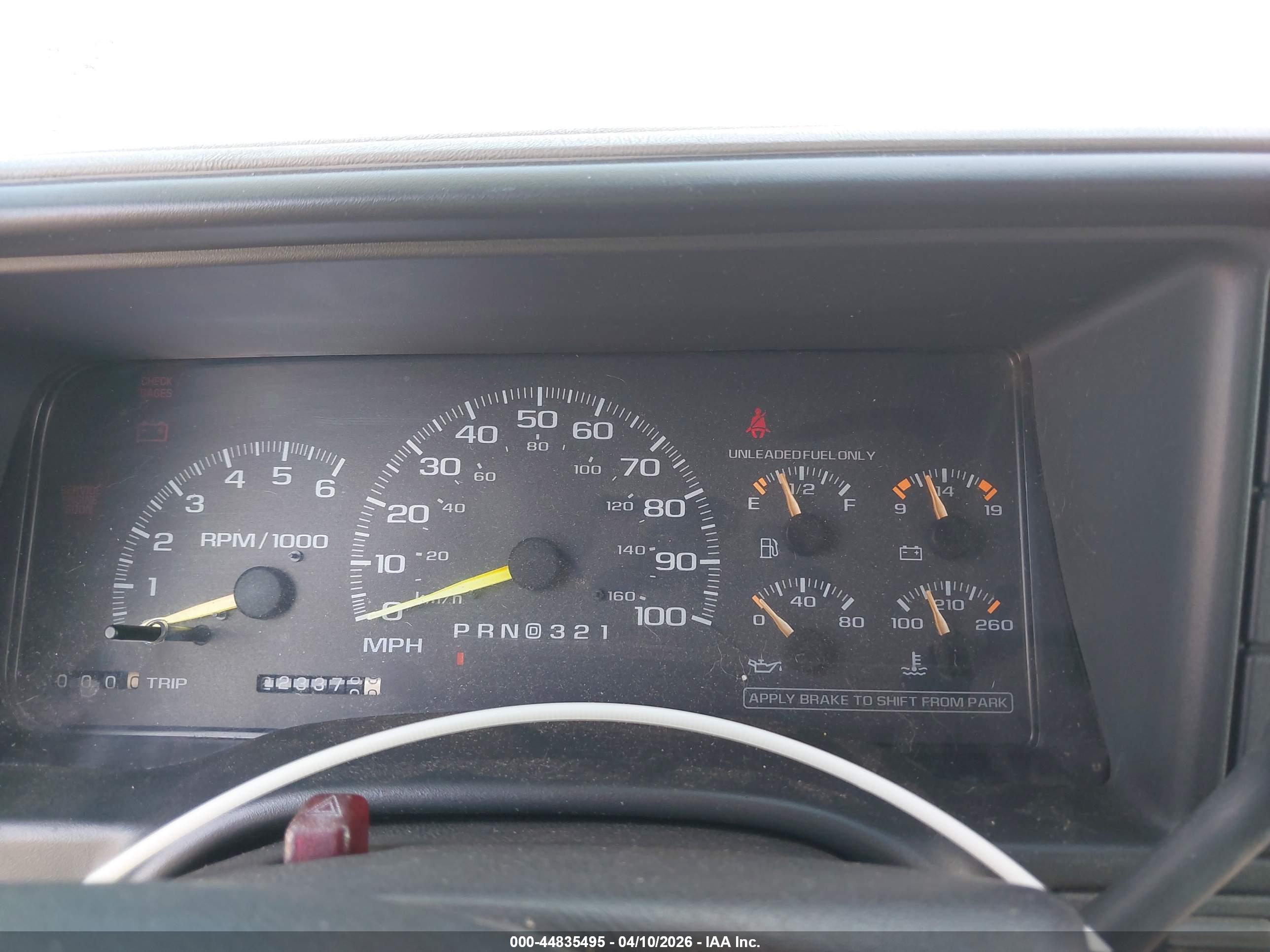 CHEVROLET SUBURBAN image 7