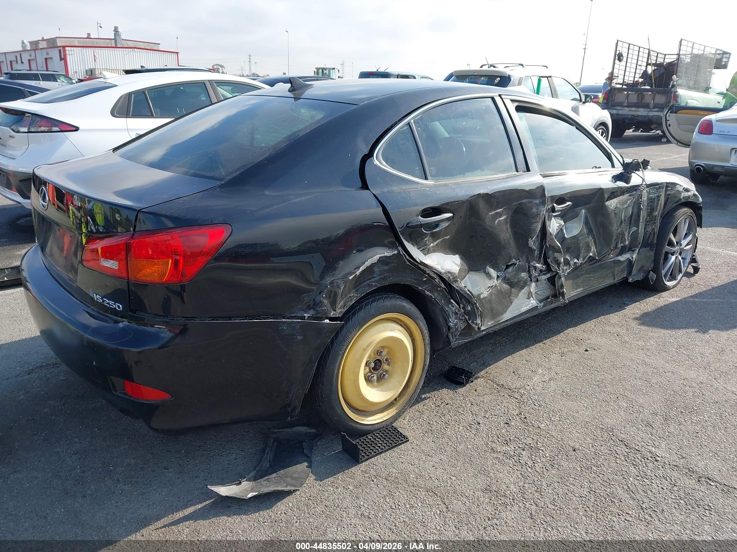 LEXUS IS image 4