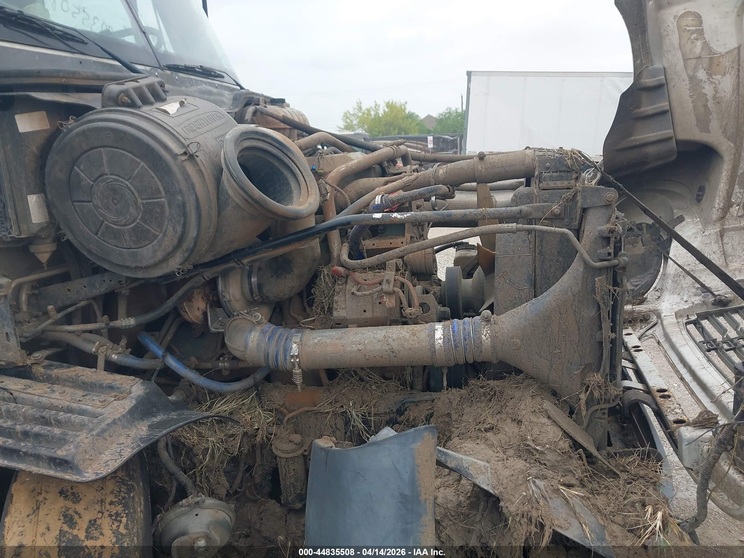 FREIGHTLINER CONVENTIONAL image 10