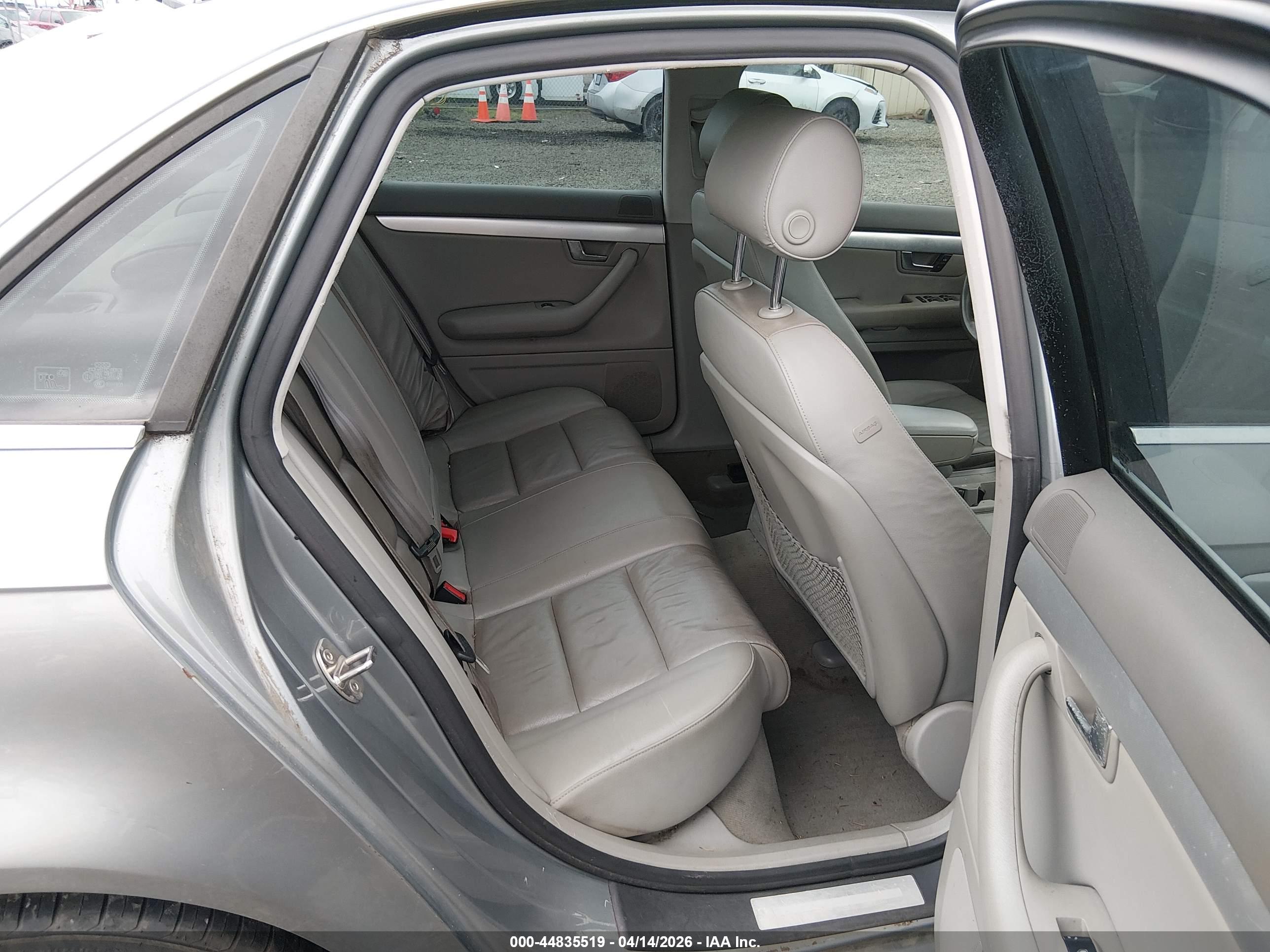 AUDI A4 image 8