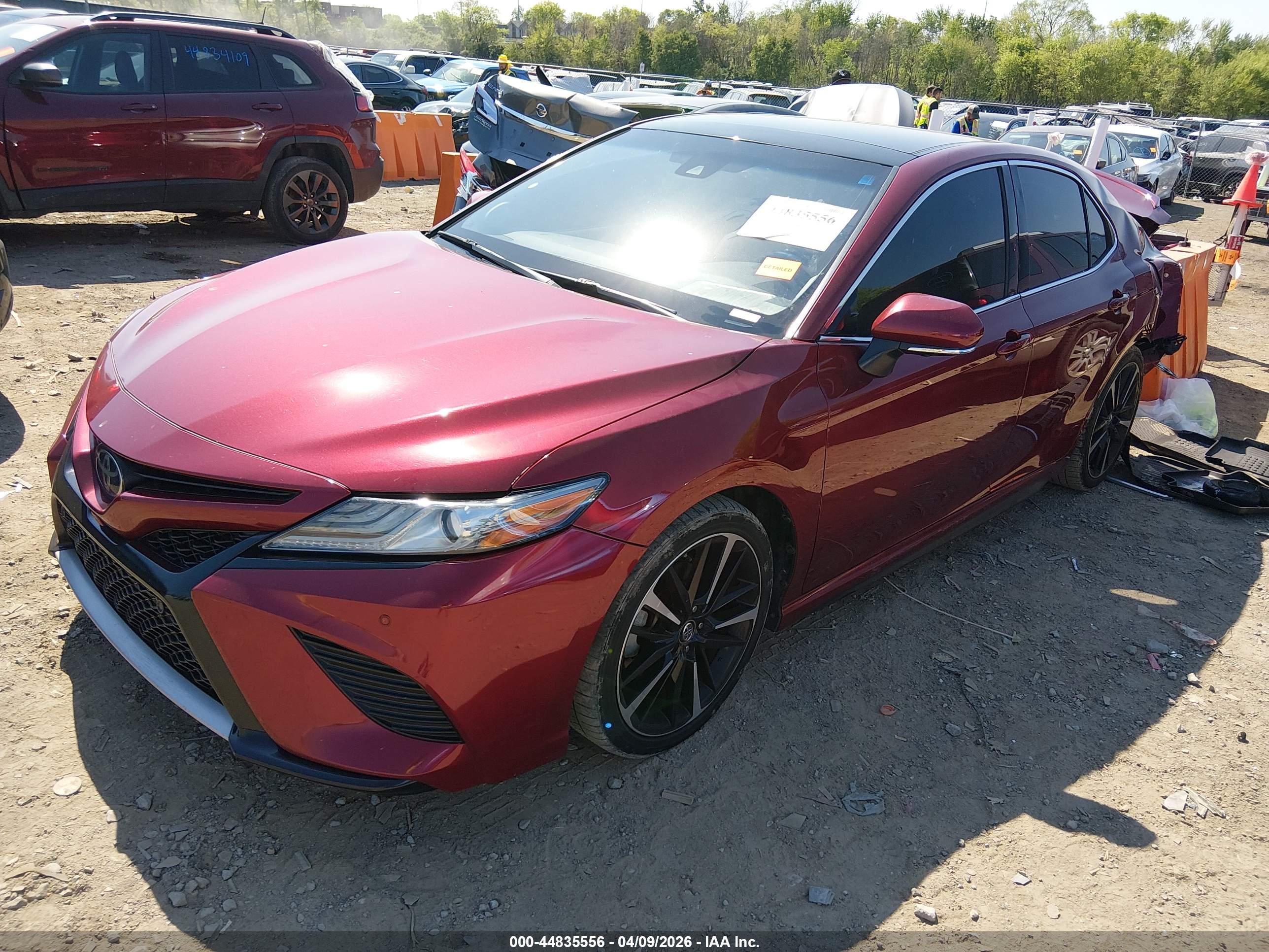 TOYOTA CAMRY image 2
