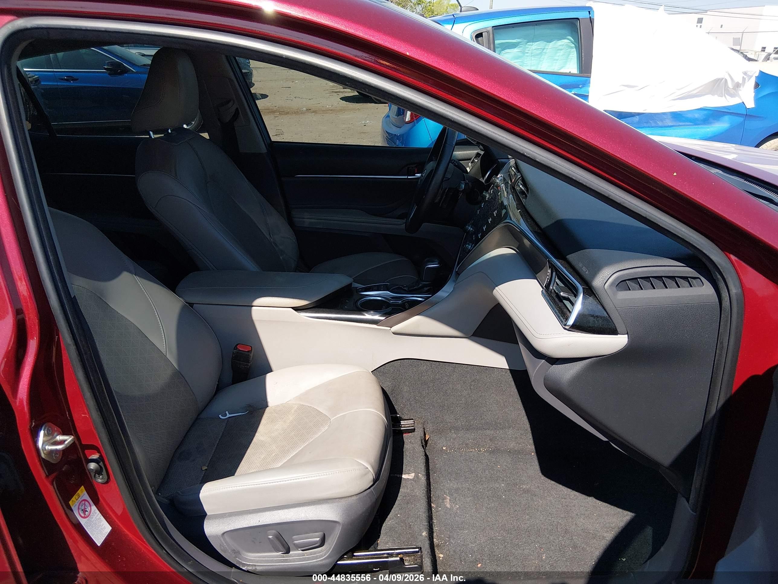 TOYOTA CAMRY image 5
