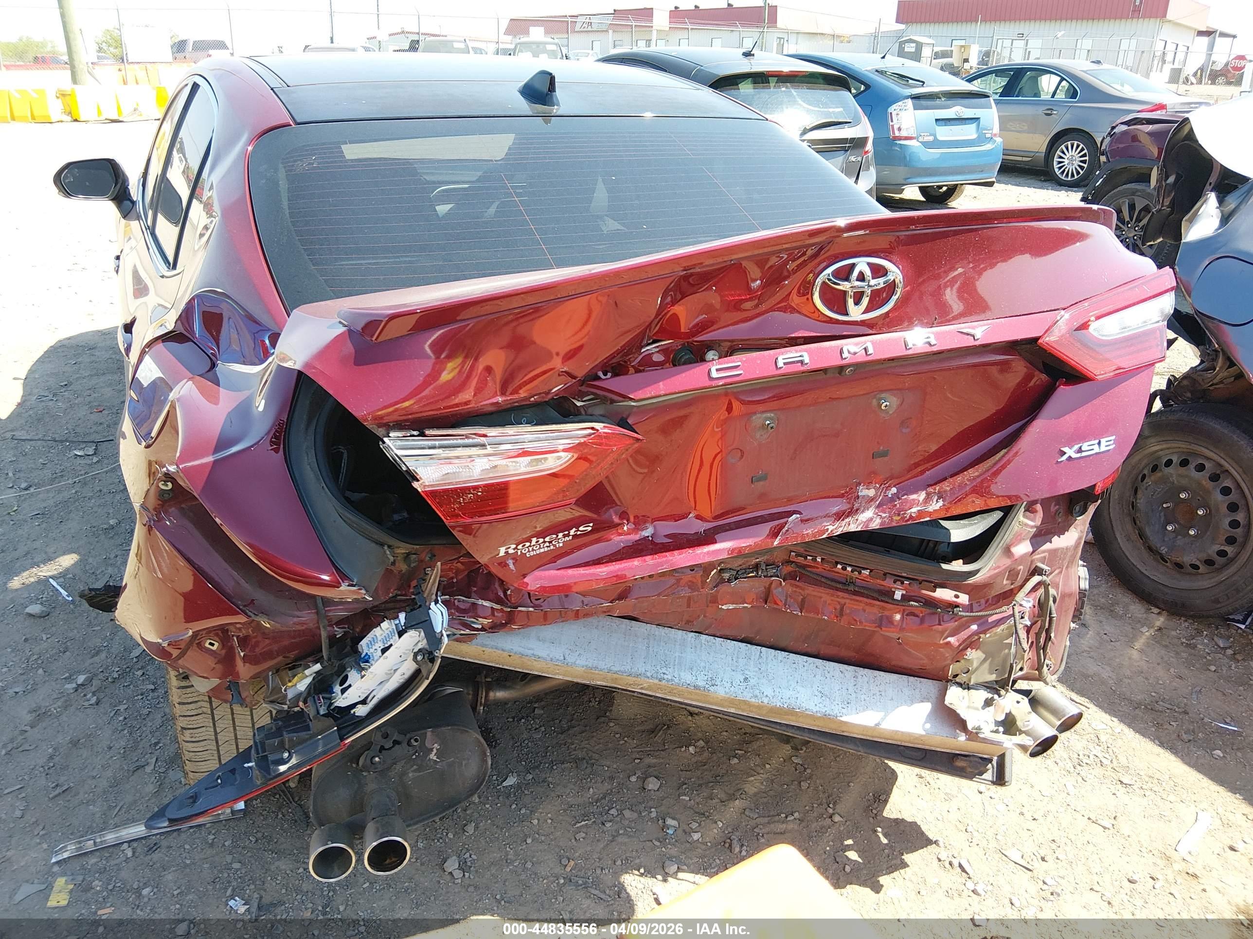 TOYOTA CAMRY image 6