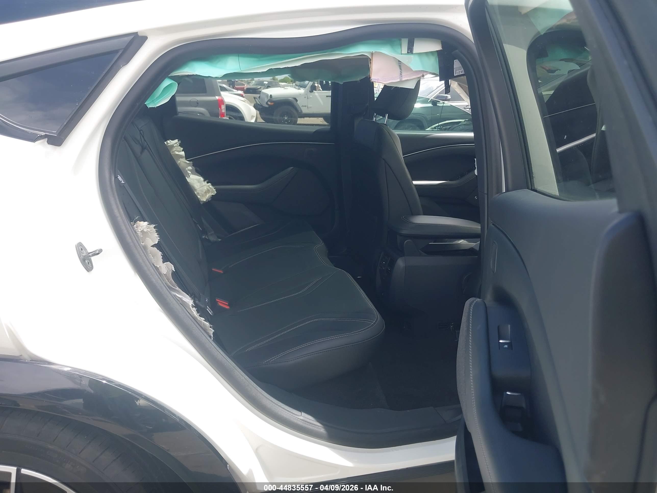 FORD MUSTANG image 8