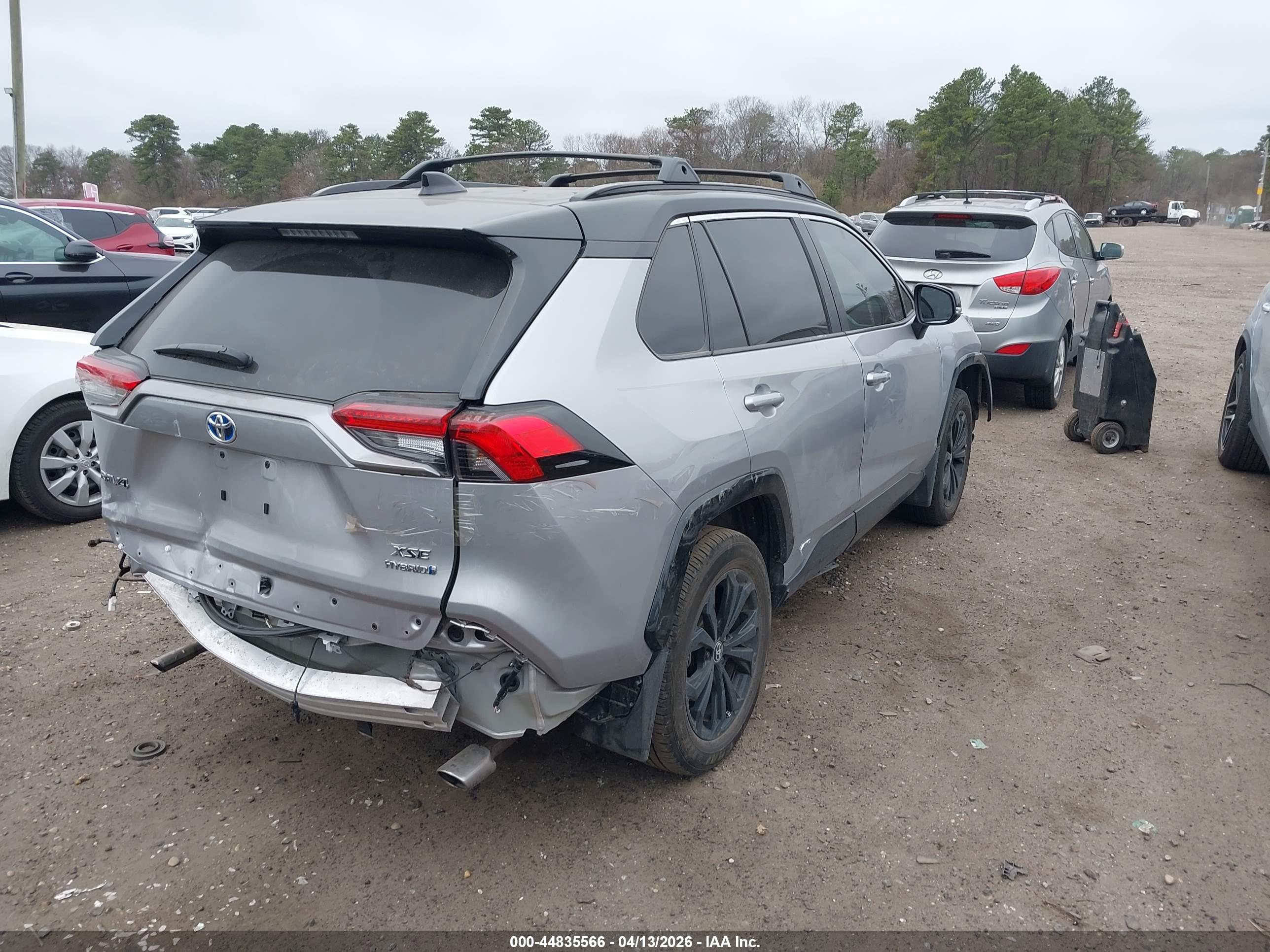 TOYOTA RAV4 image 4