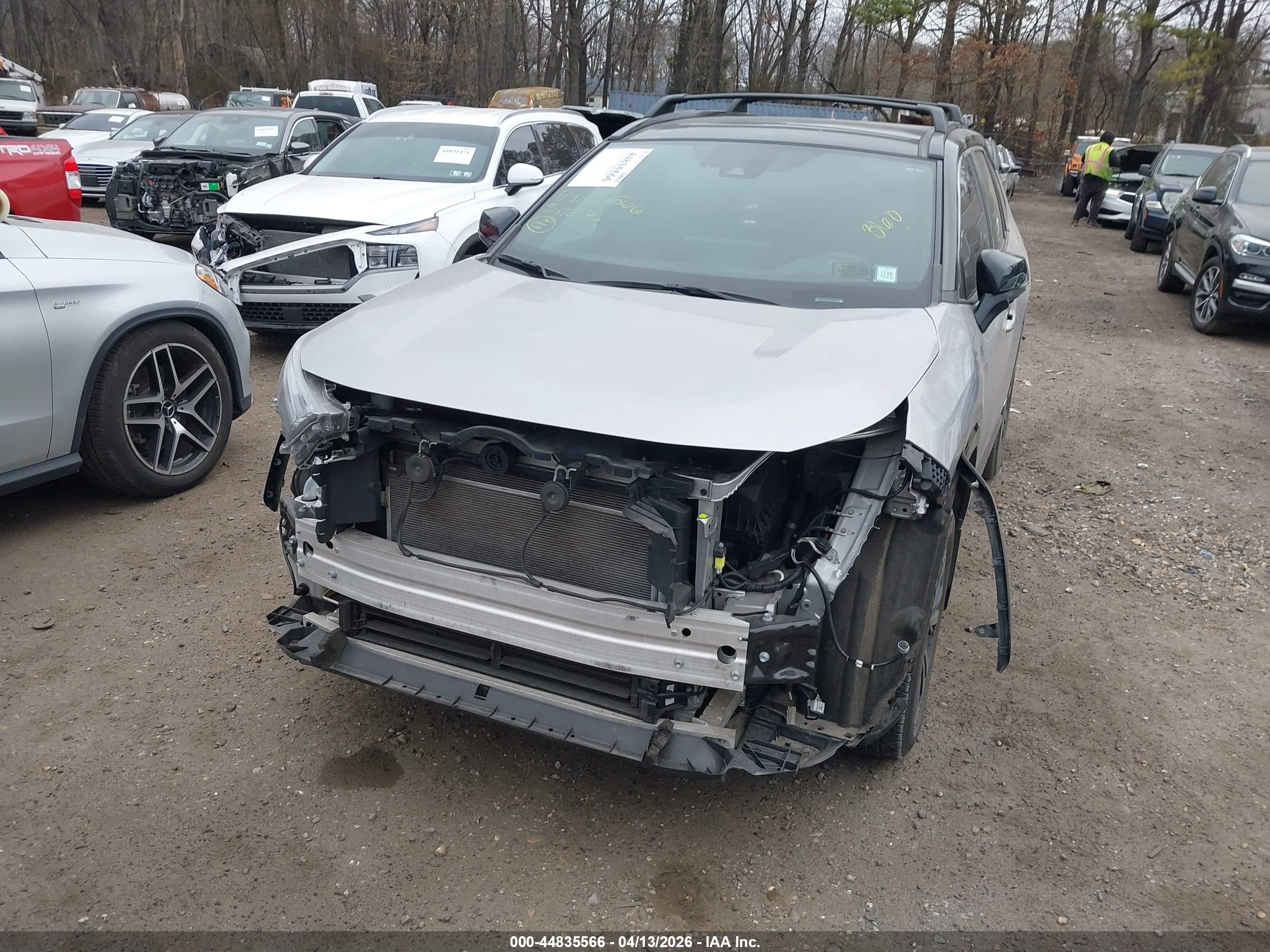 TOYOTA RAV4 image 6