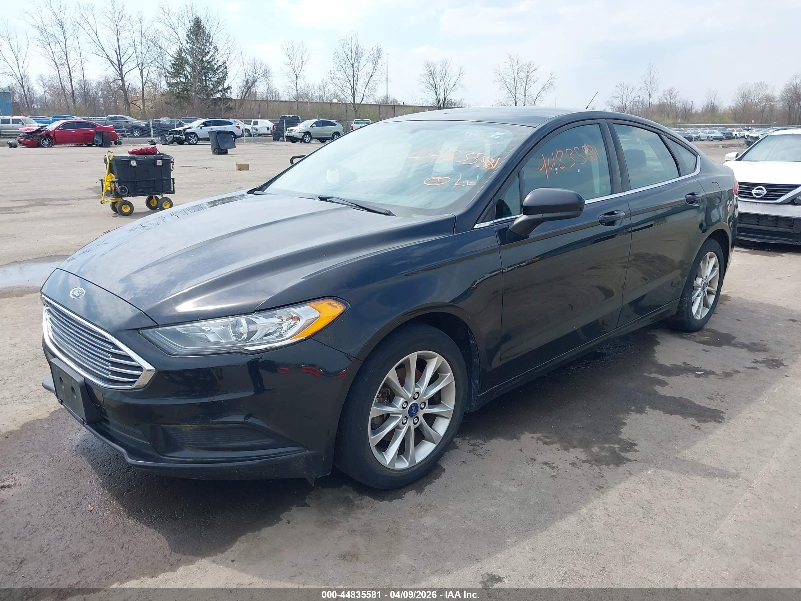 FORD FUSION image 6
