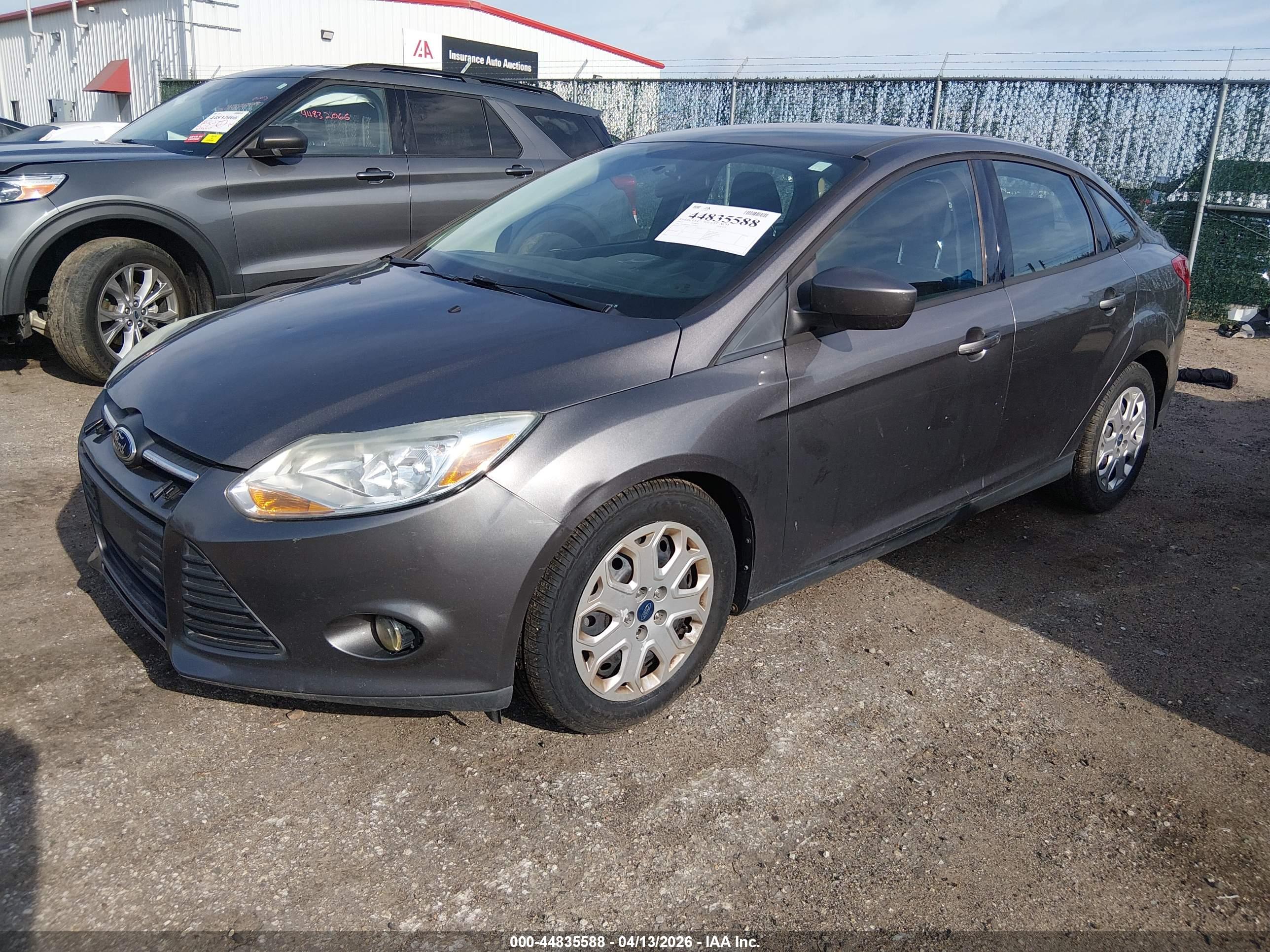 FORD FOCUS image 2