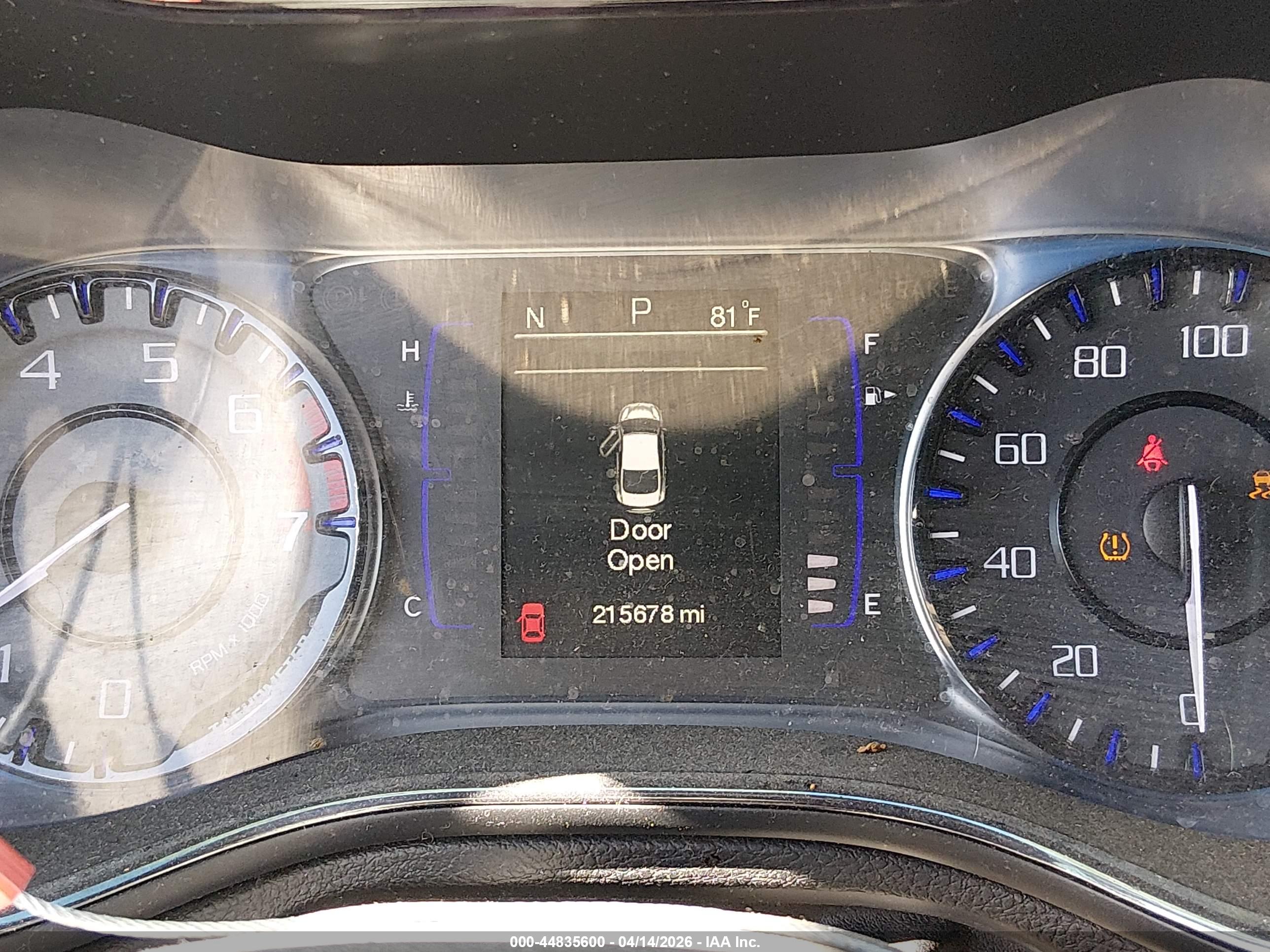 CHRYSLER 200 image 7