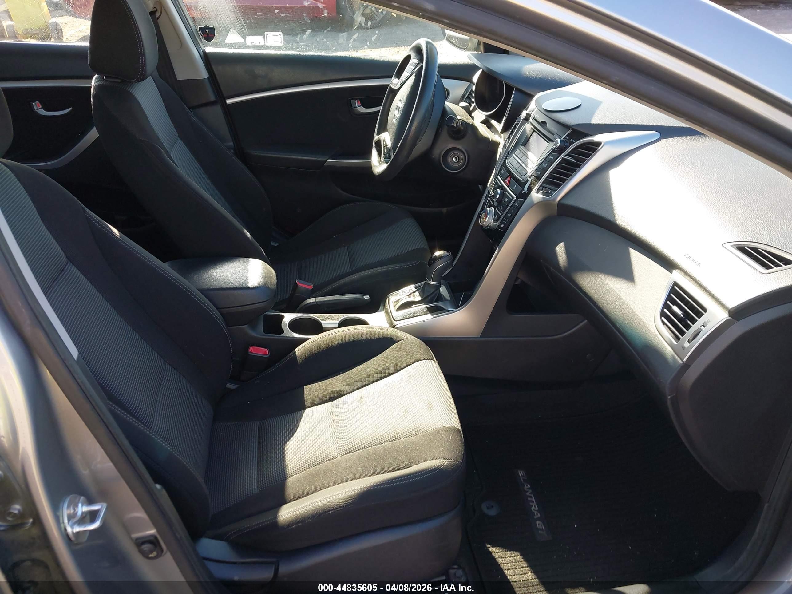 HYUNDAI ELANTRA image 5