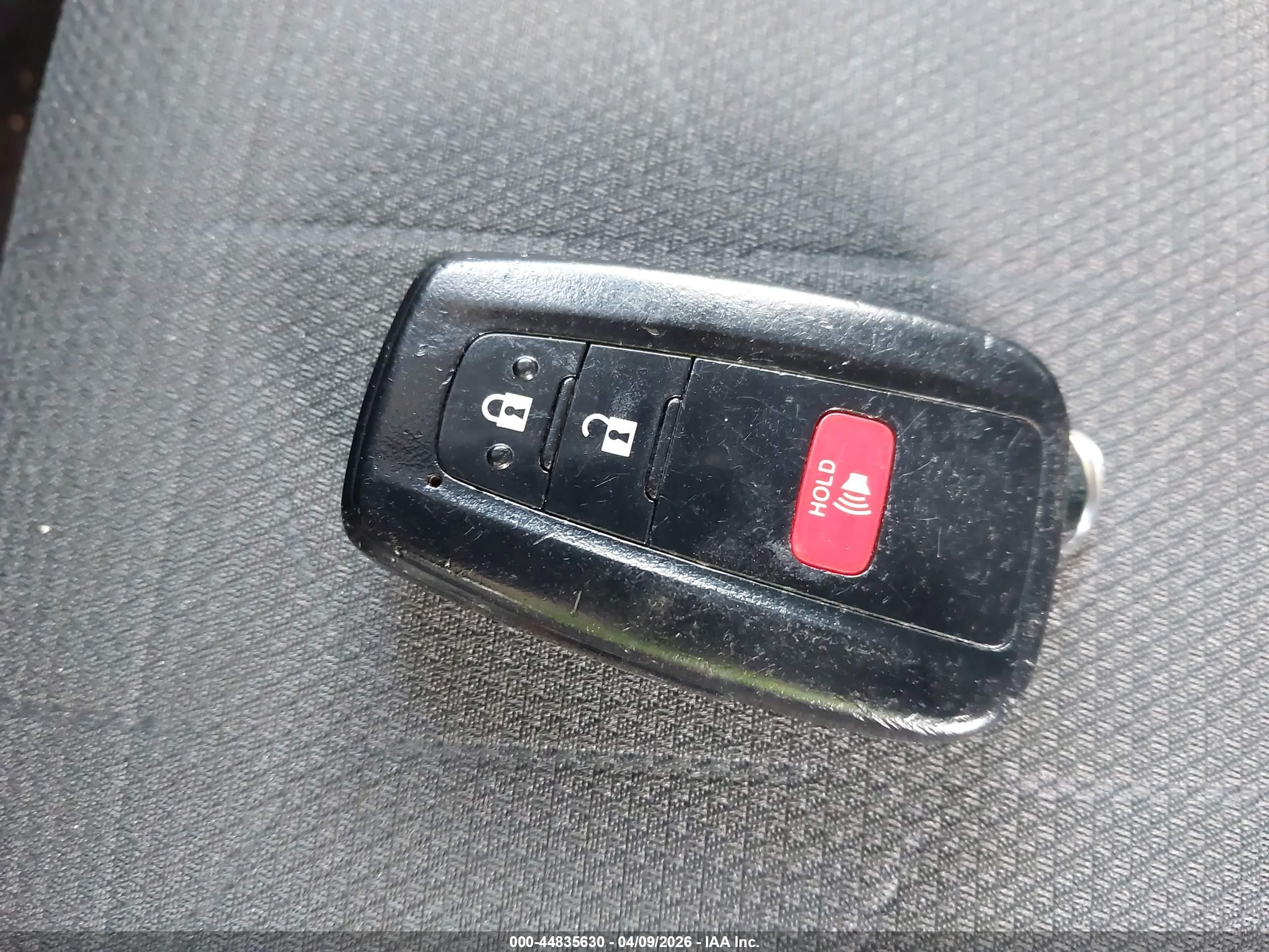 TOYOTA RAV4 image 11