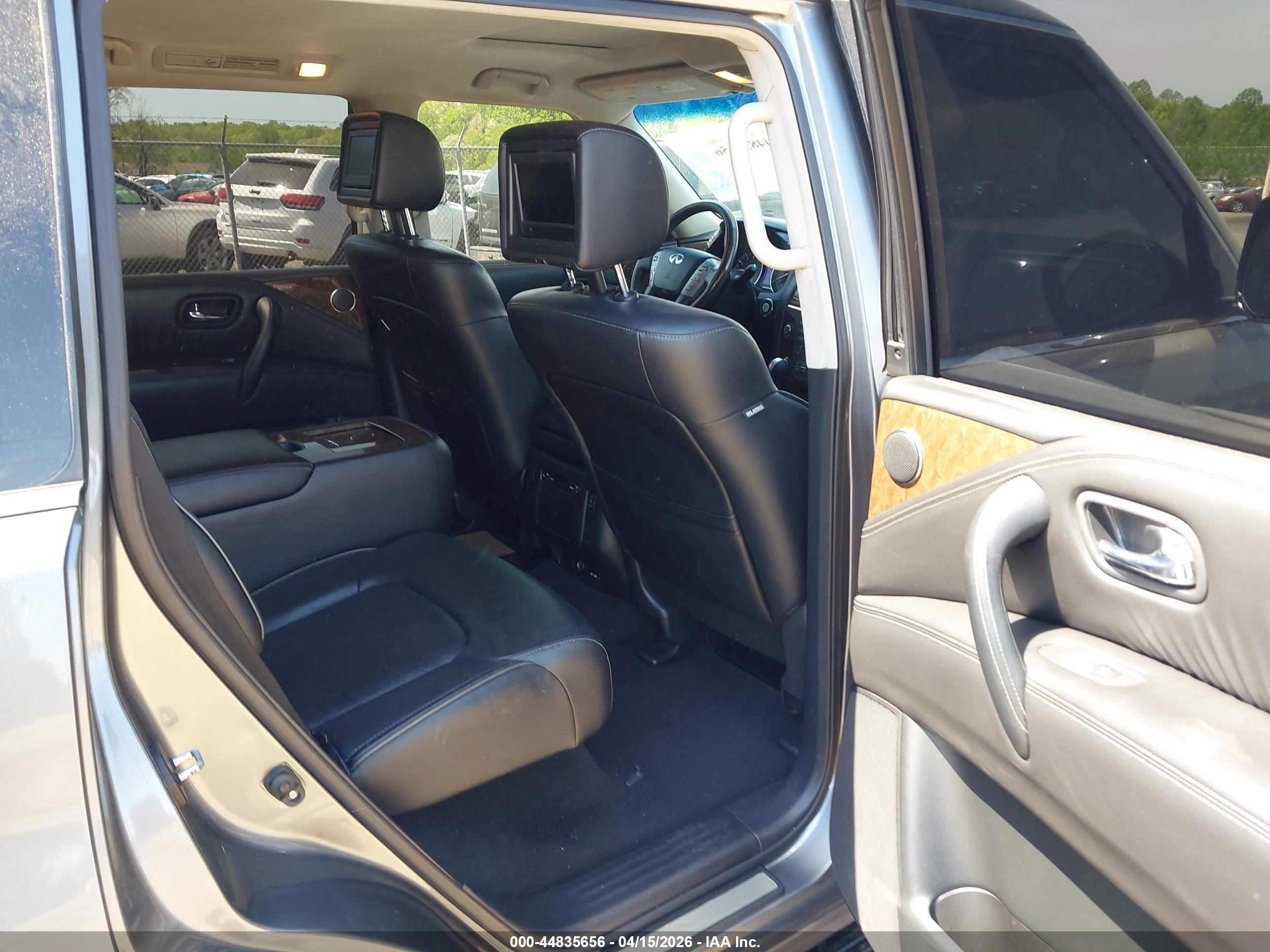 INFINITI QX80 image 8