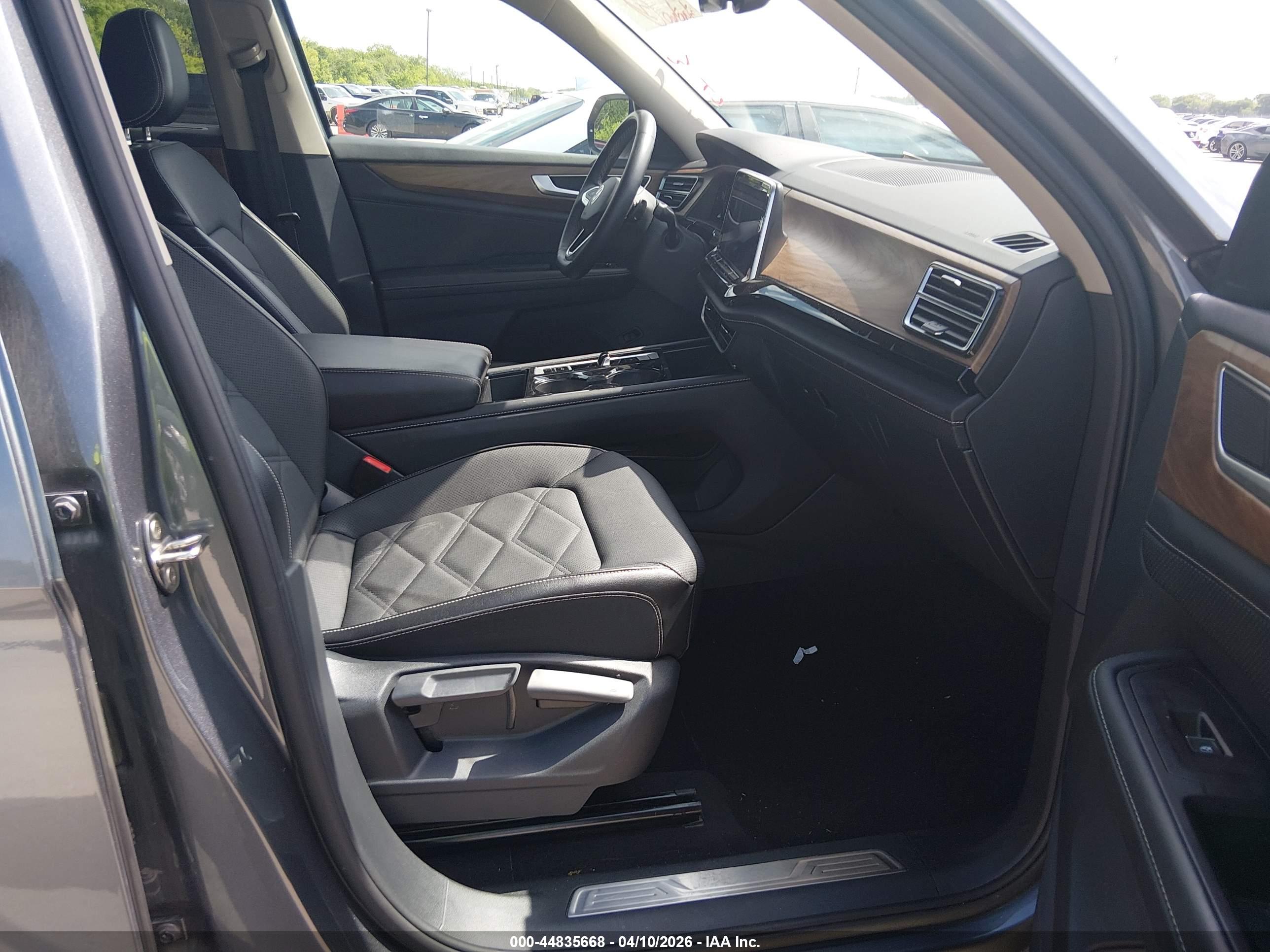 VOLKSWAGEN ATLAS image 5
