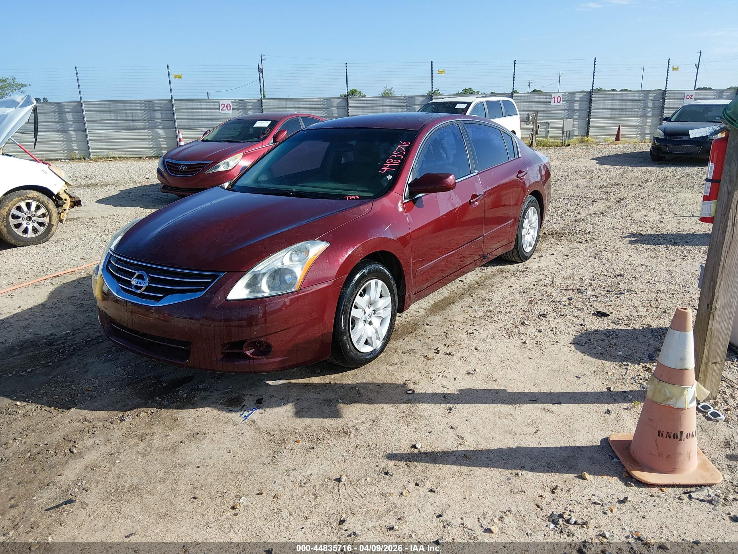 NISSAN ALTIMA image 2
