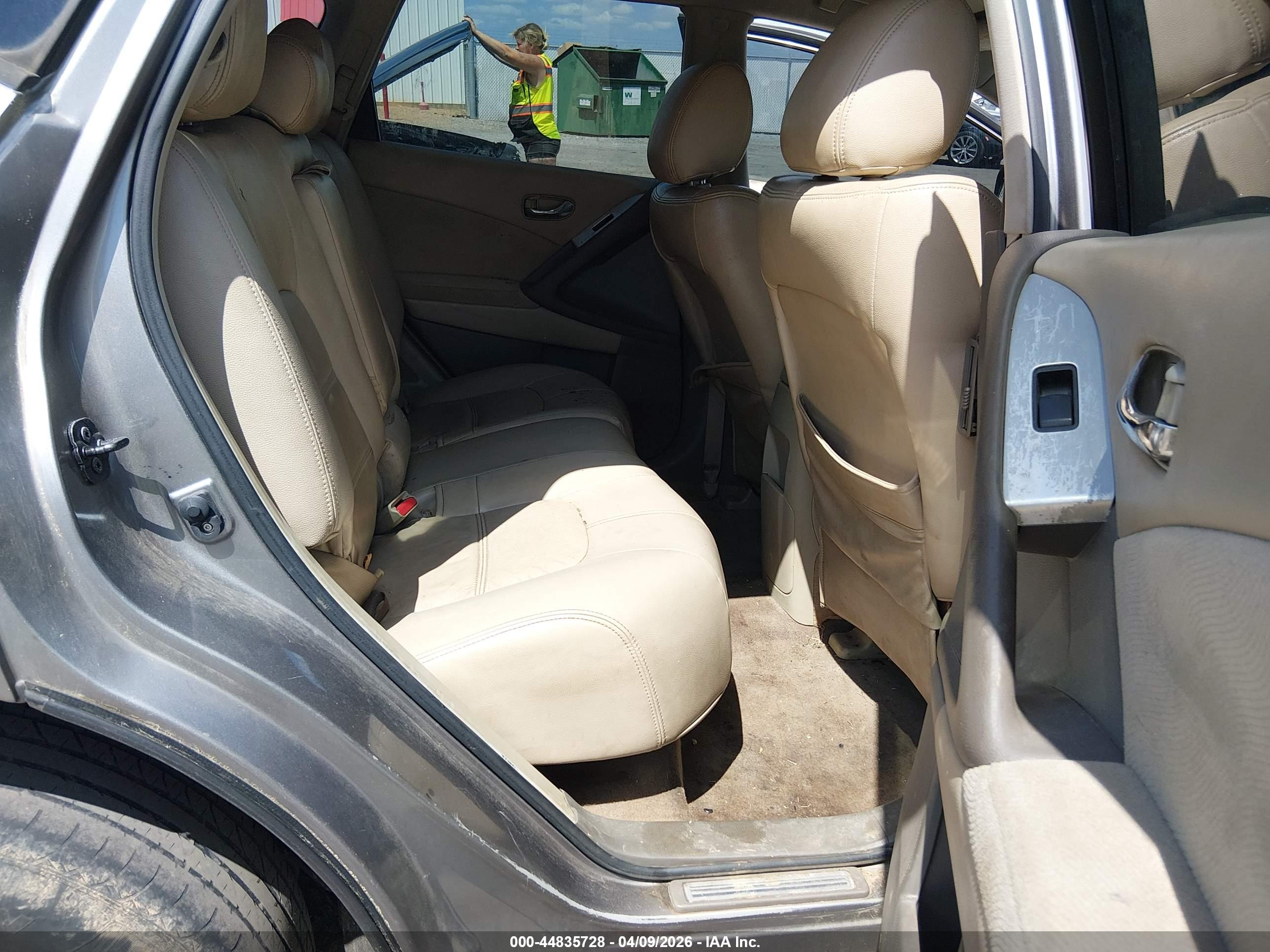 NISSAN MURANO image 8