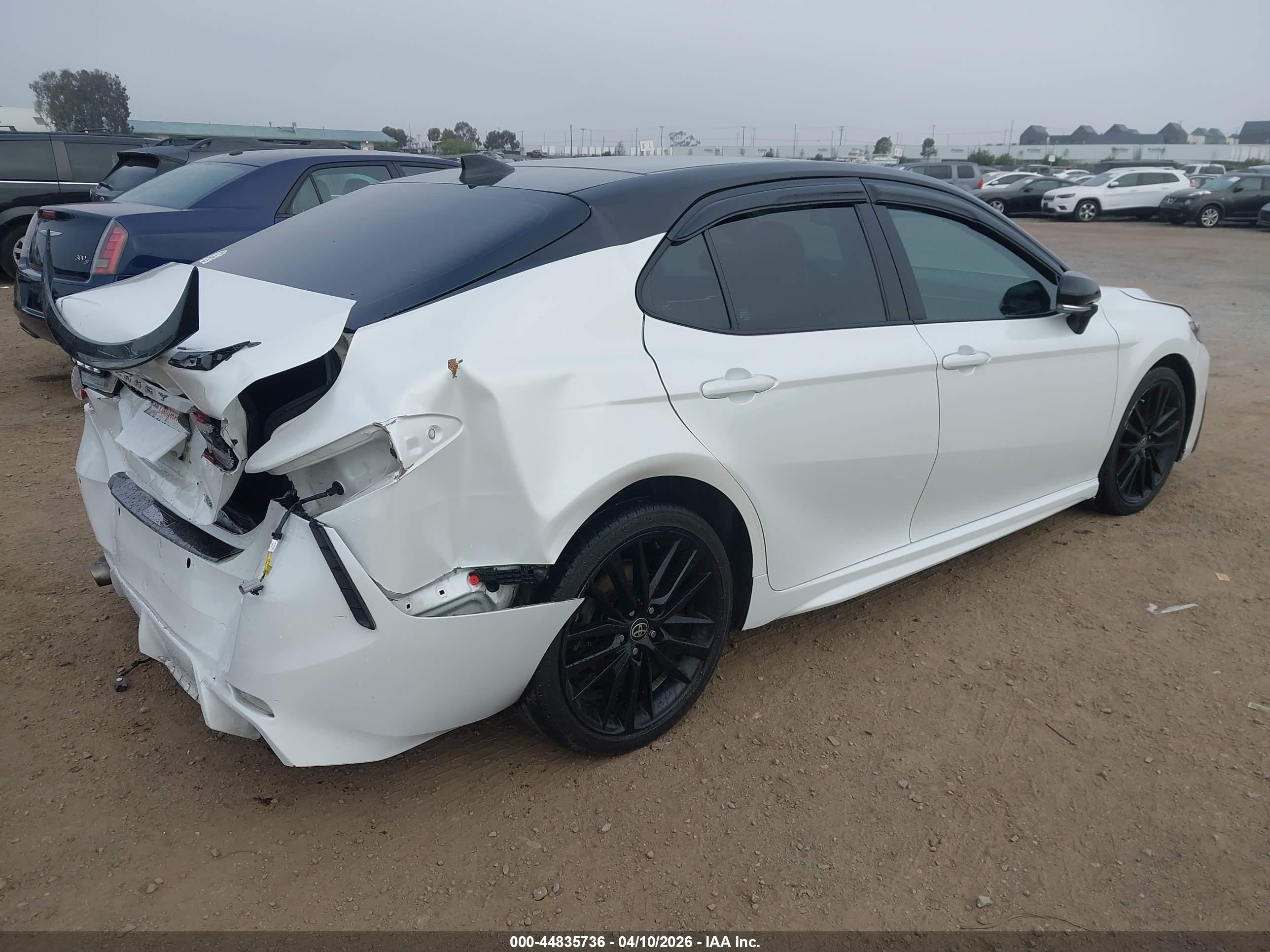 TOYOTA CAMRY image 4