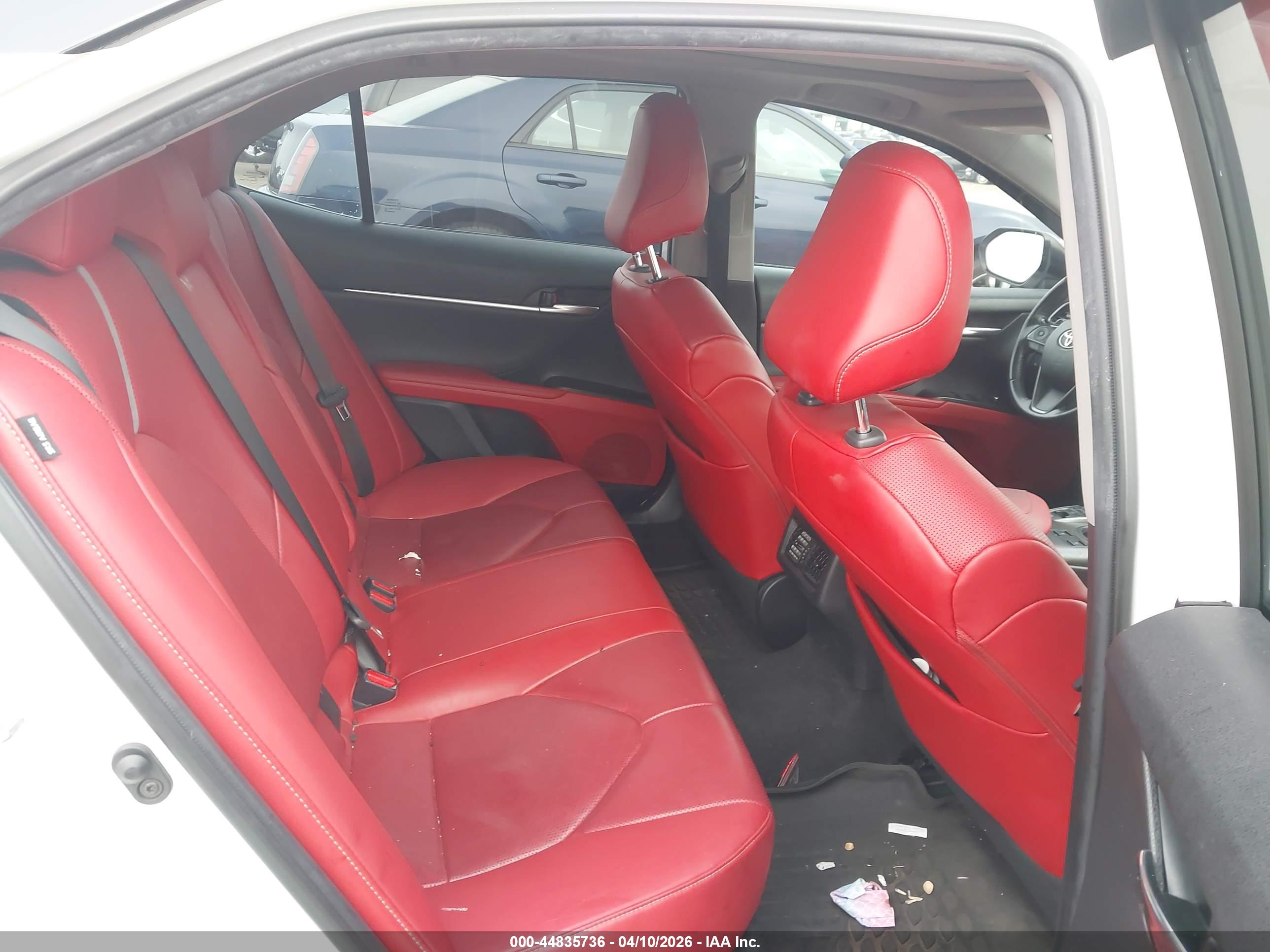 TOYOTA CAMRY image 8