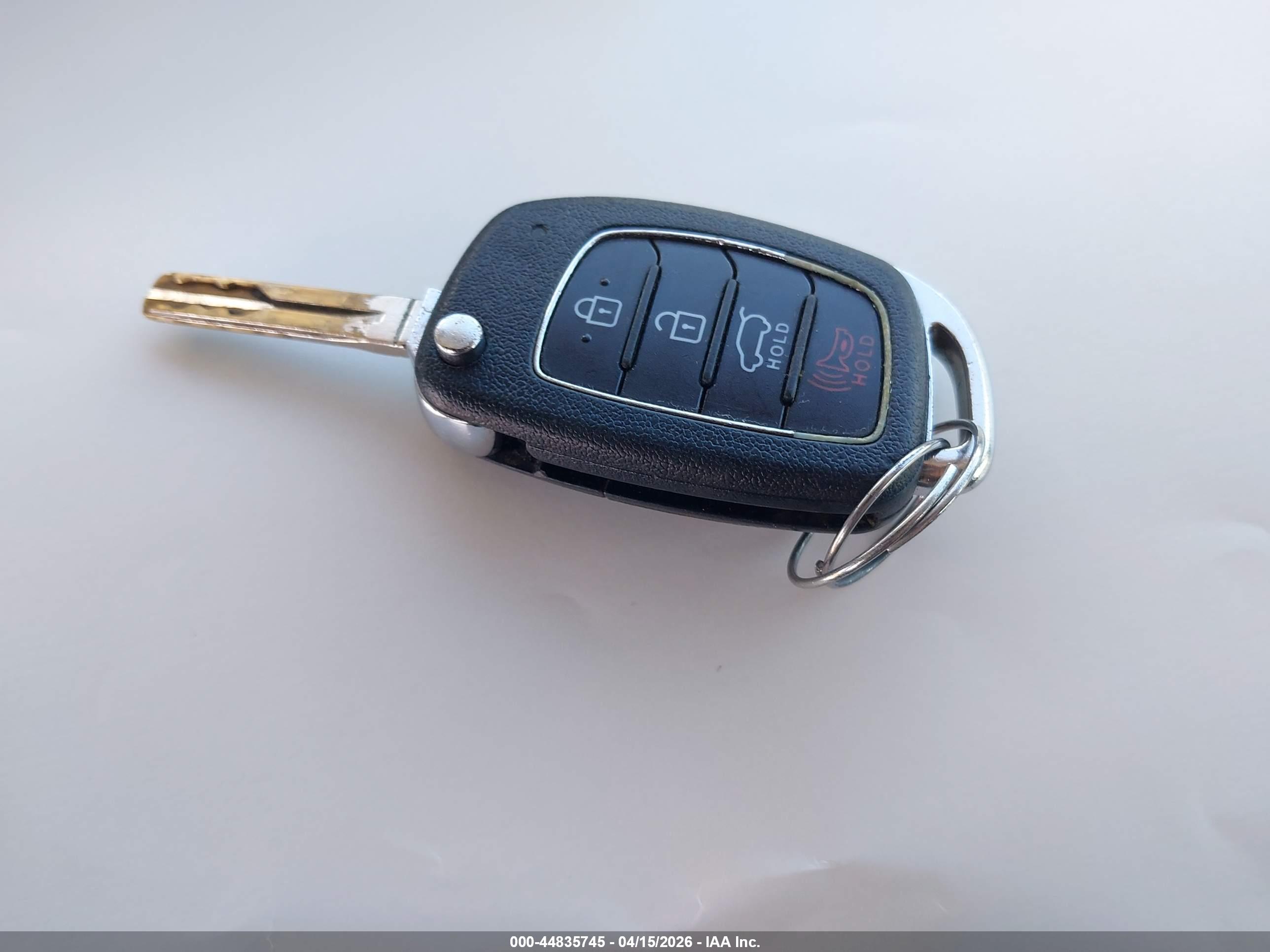 HYUNDAI TUCSON image 11