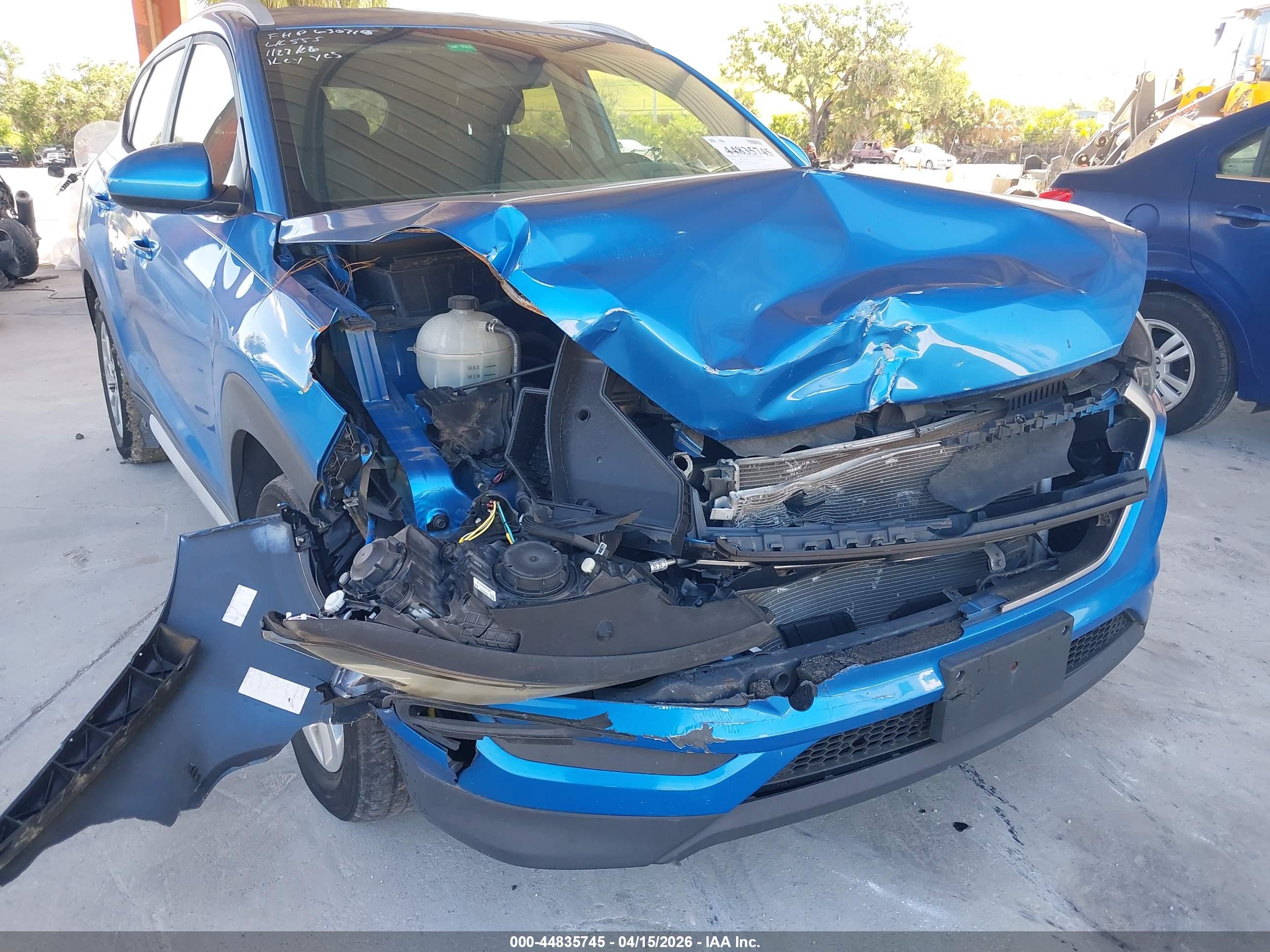 HYUNDAI TUCSON image 6