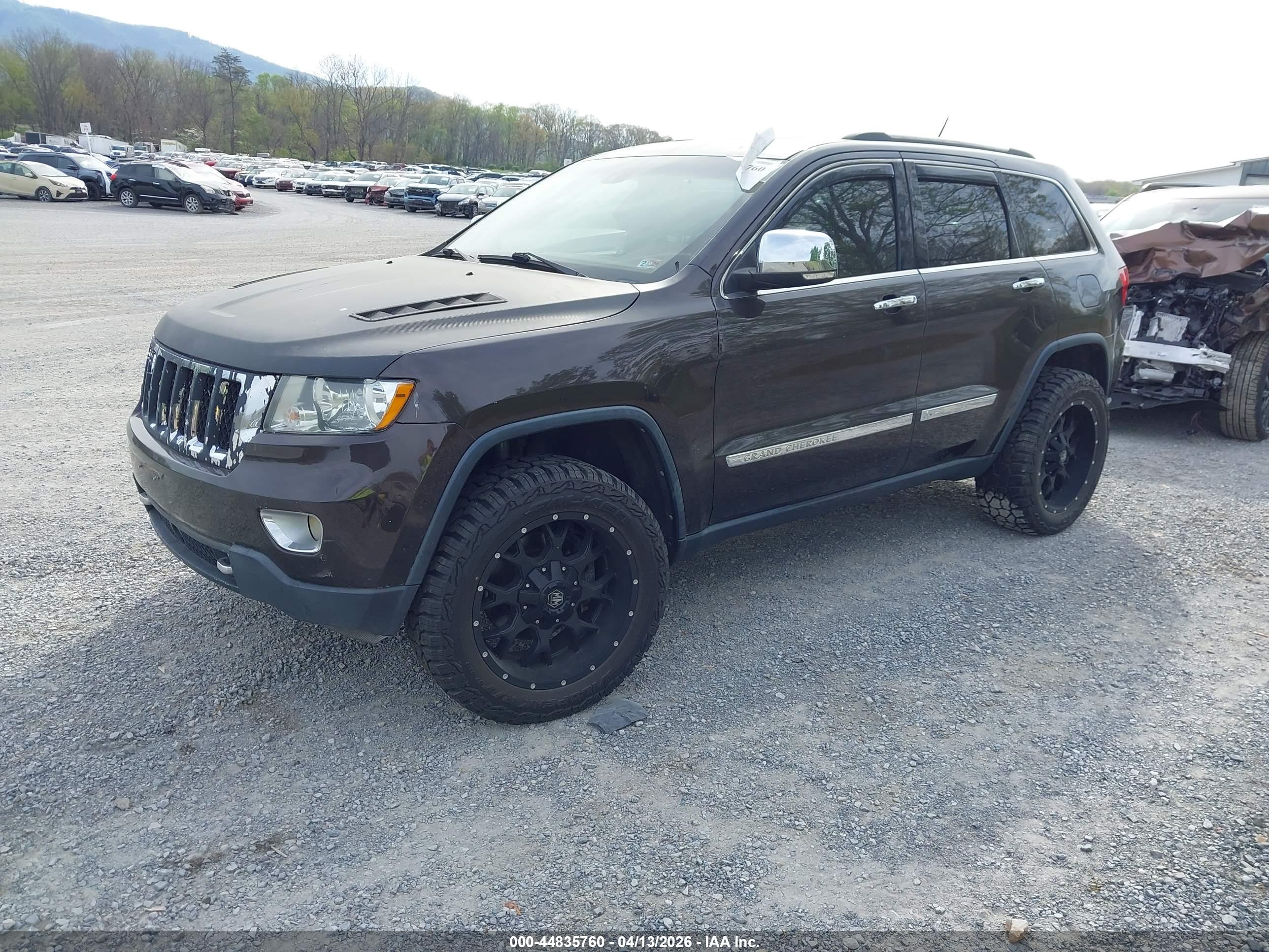 JEEP GRAND image 2