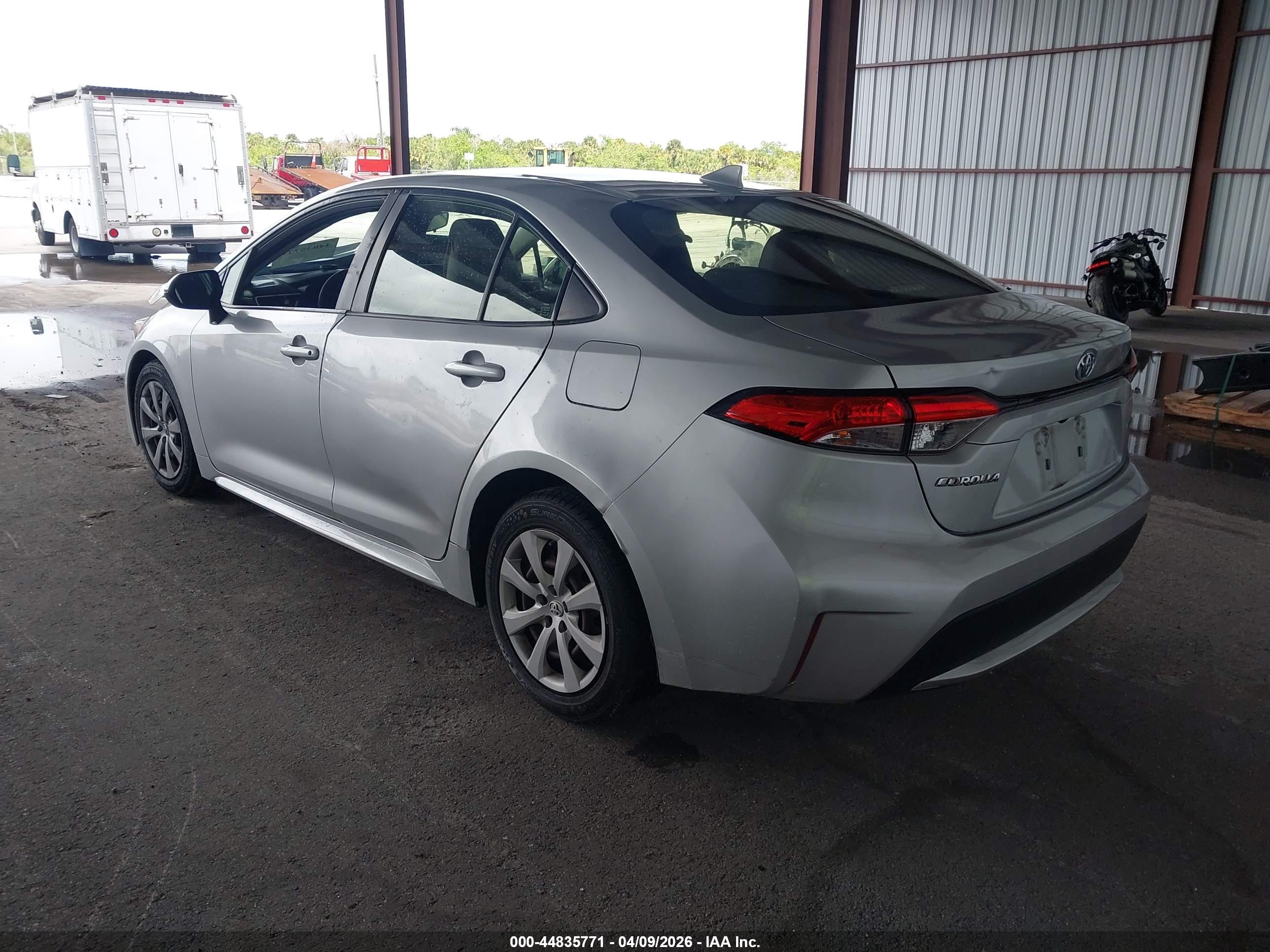TOYOTA COROLLA image 3