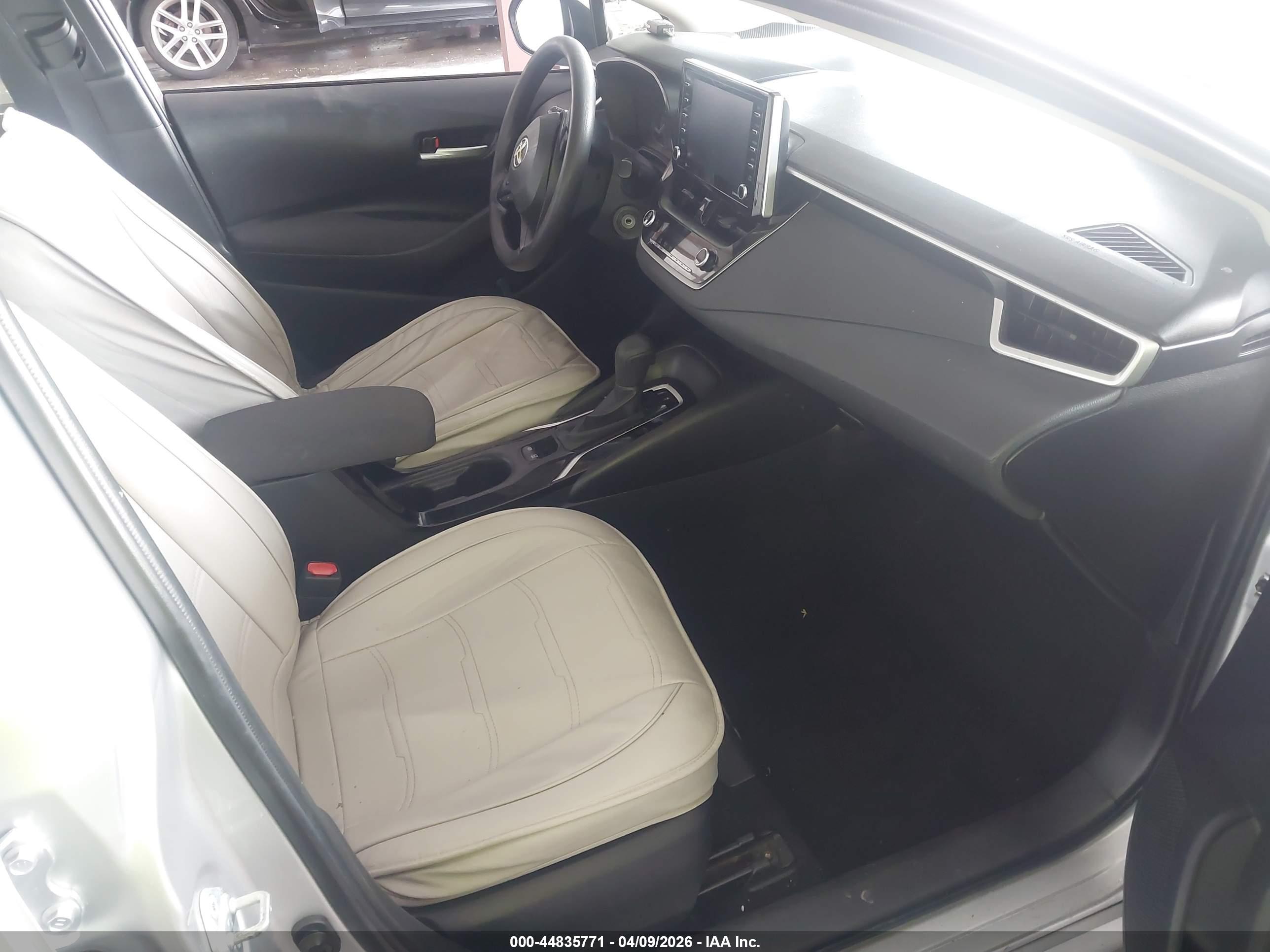 TOYOTA COROLLA image 5