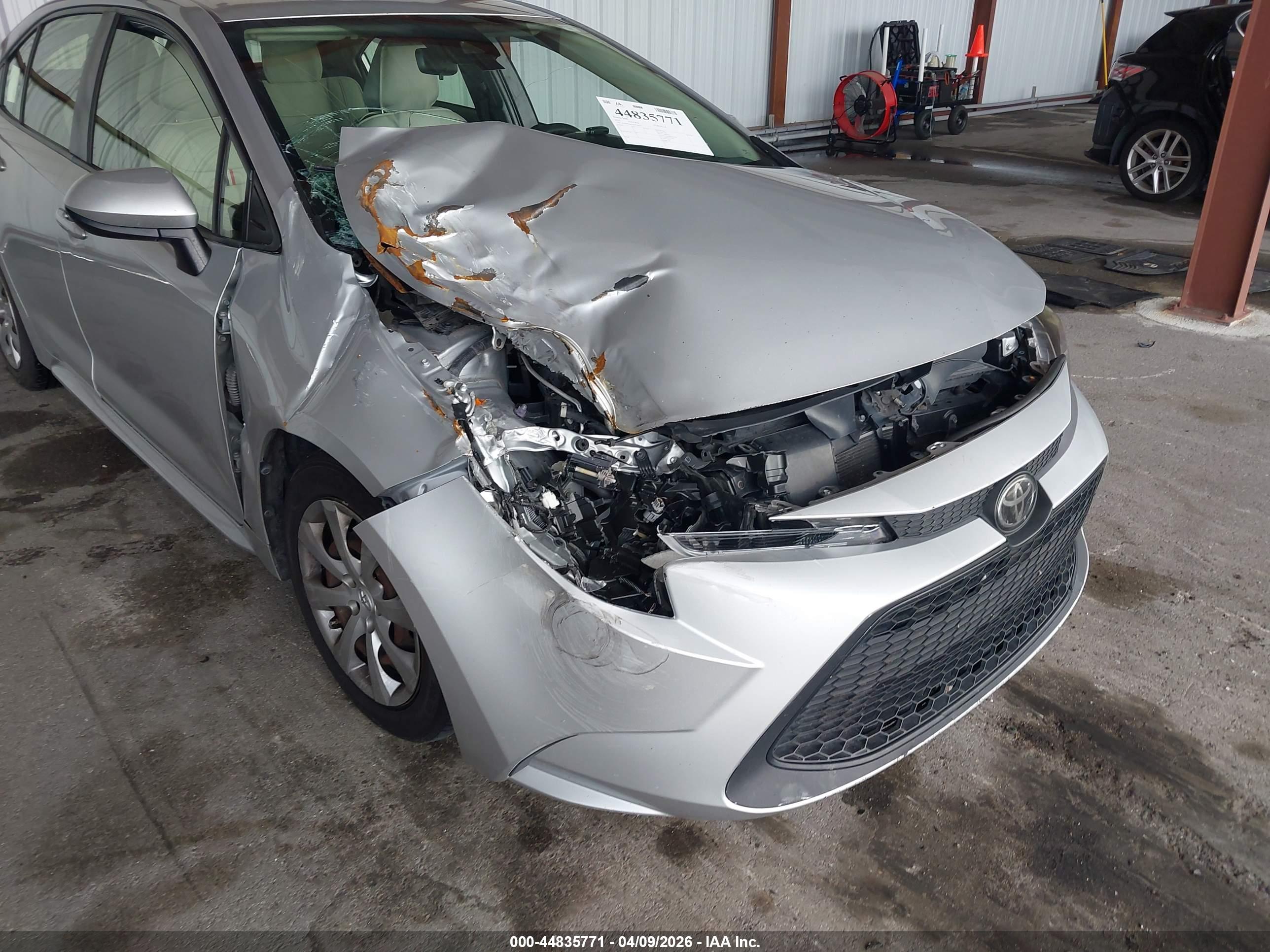 TOYOTA COROLLA image 6