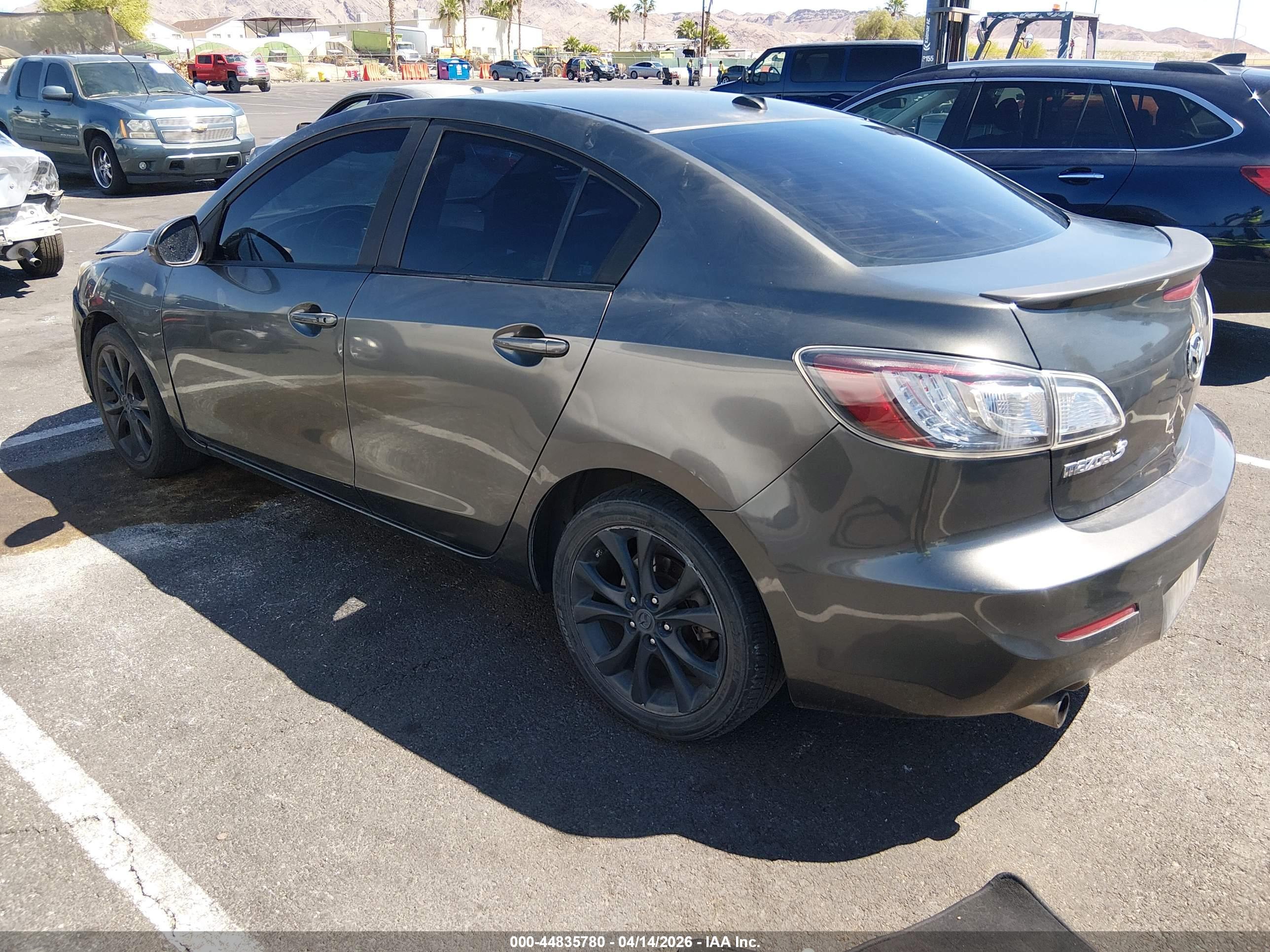 MAZDA MAZDA3 image 3