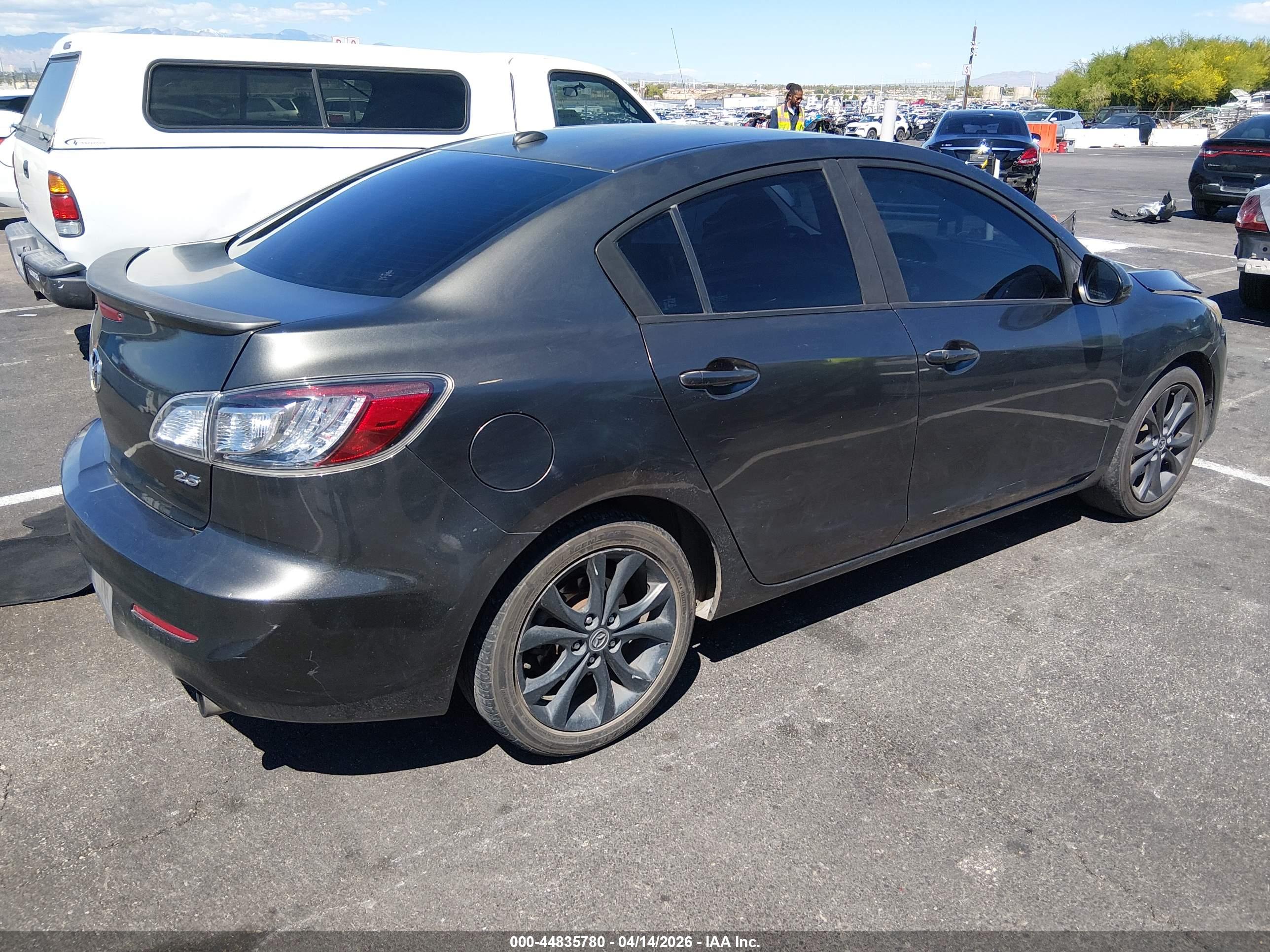 MAZDA MAZDA3 image 4