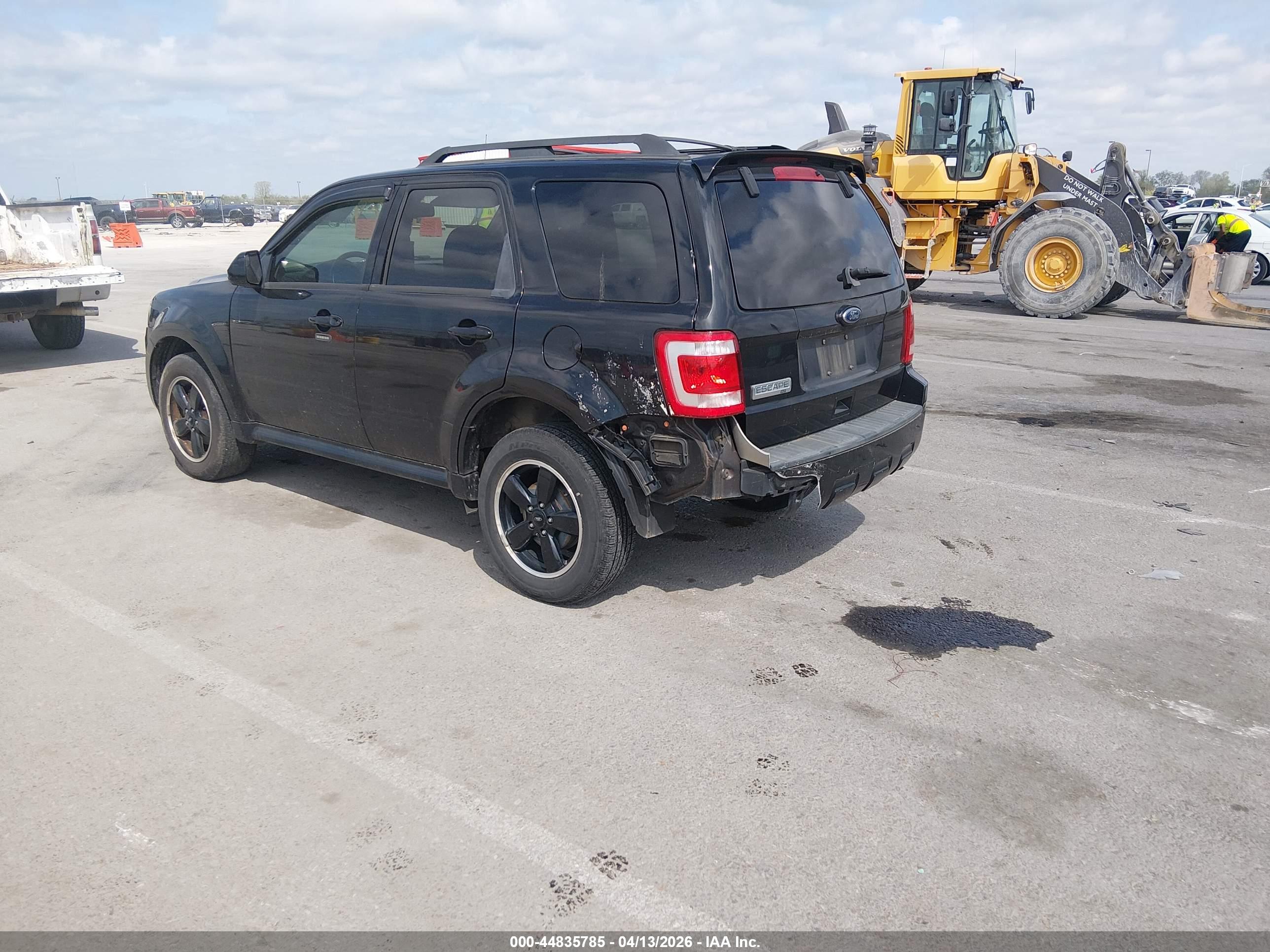 FORD ESCAPE image 3