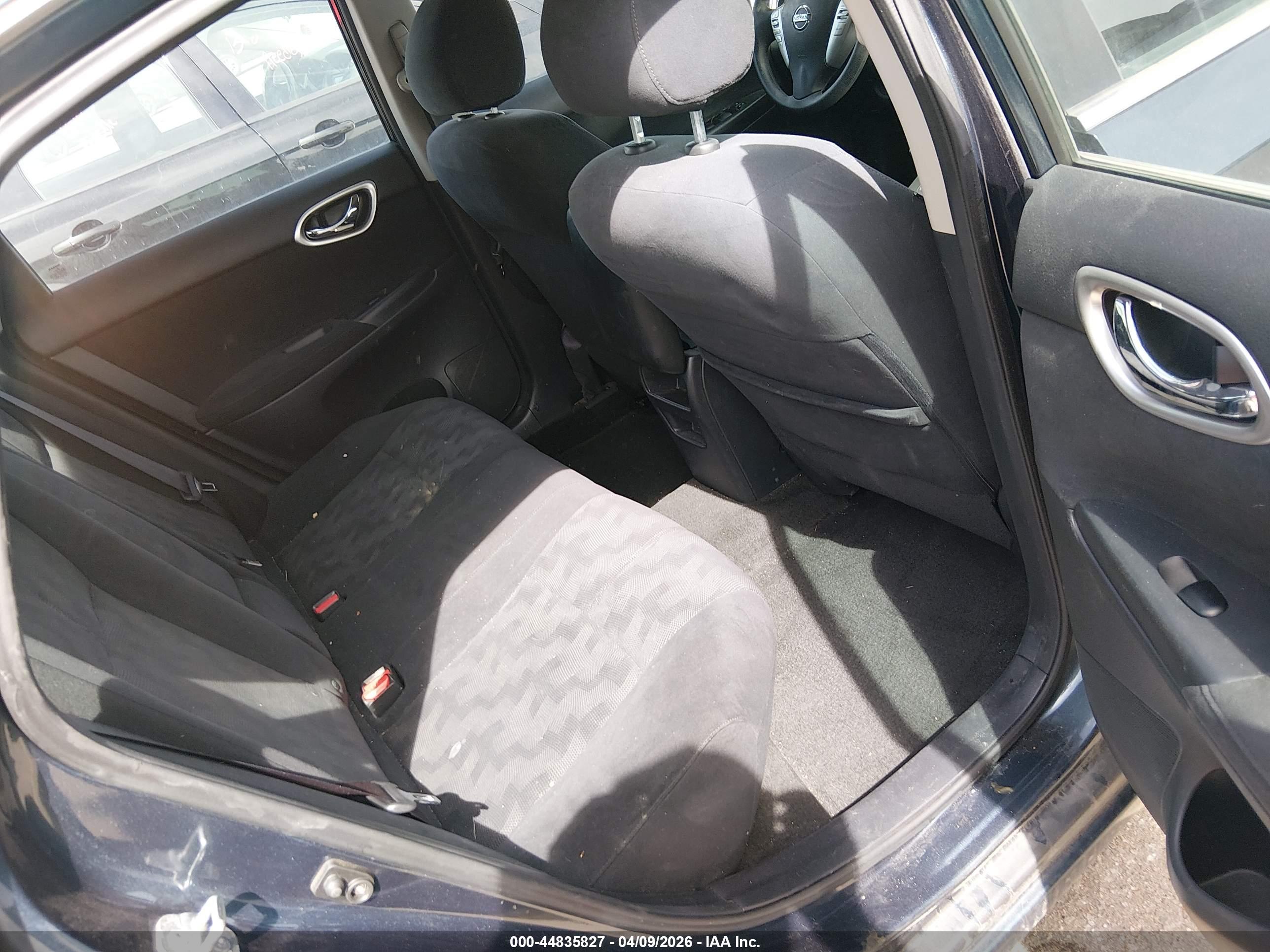 NISSAN SENTRA image 8
