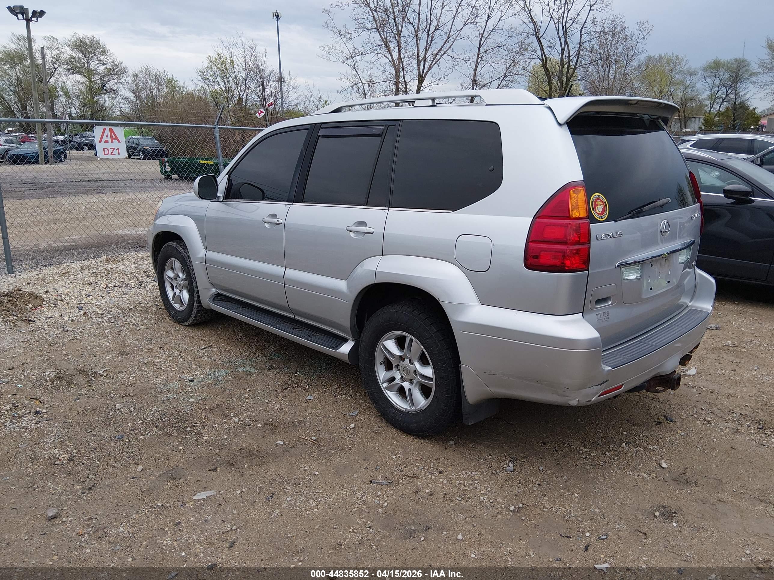 LEXUS GX image 3