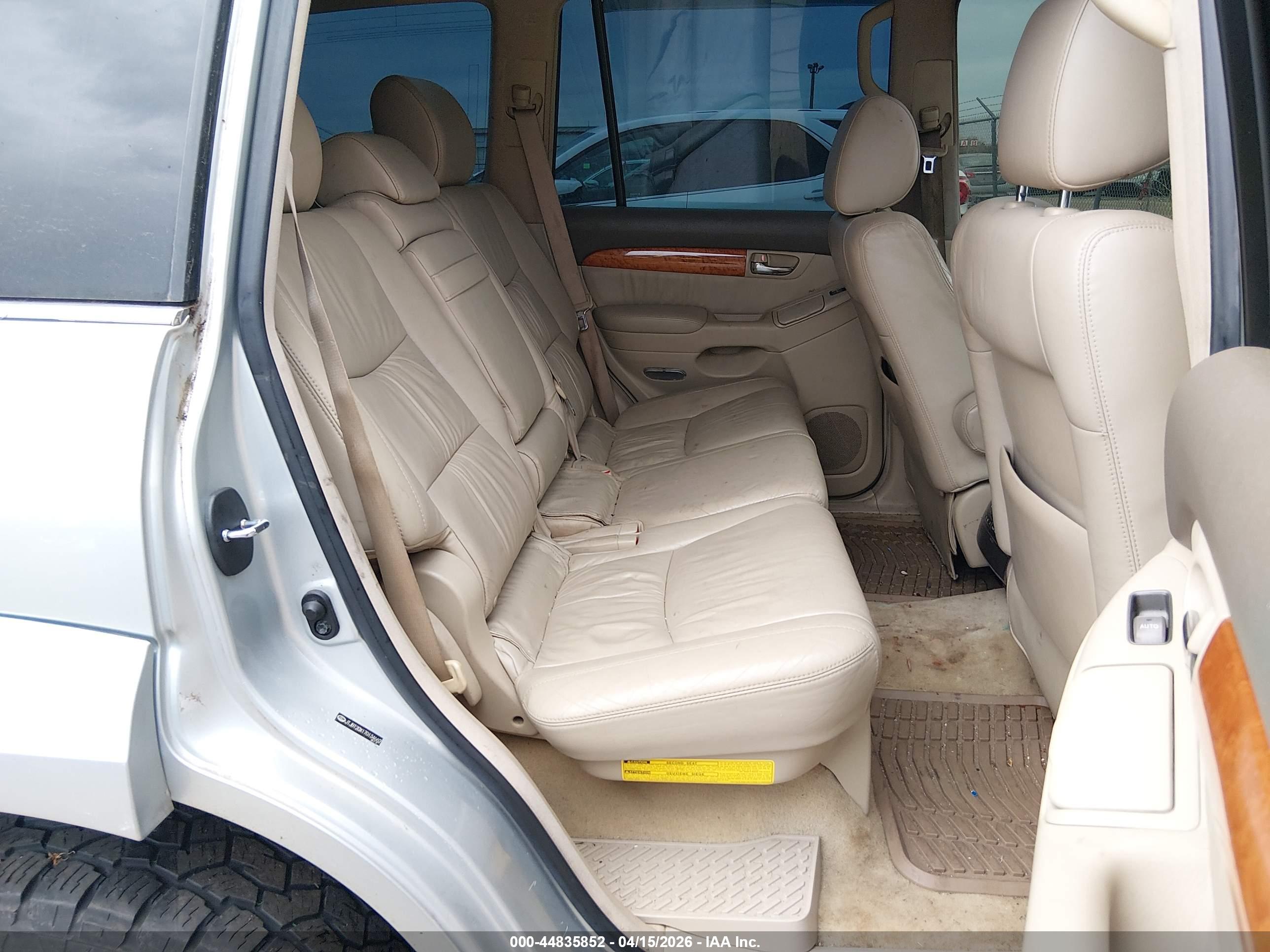 LEXUS GX image 8