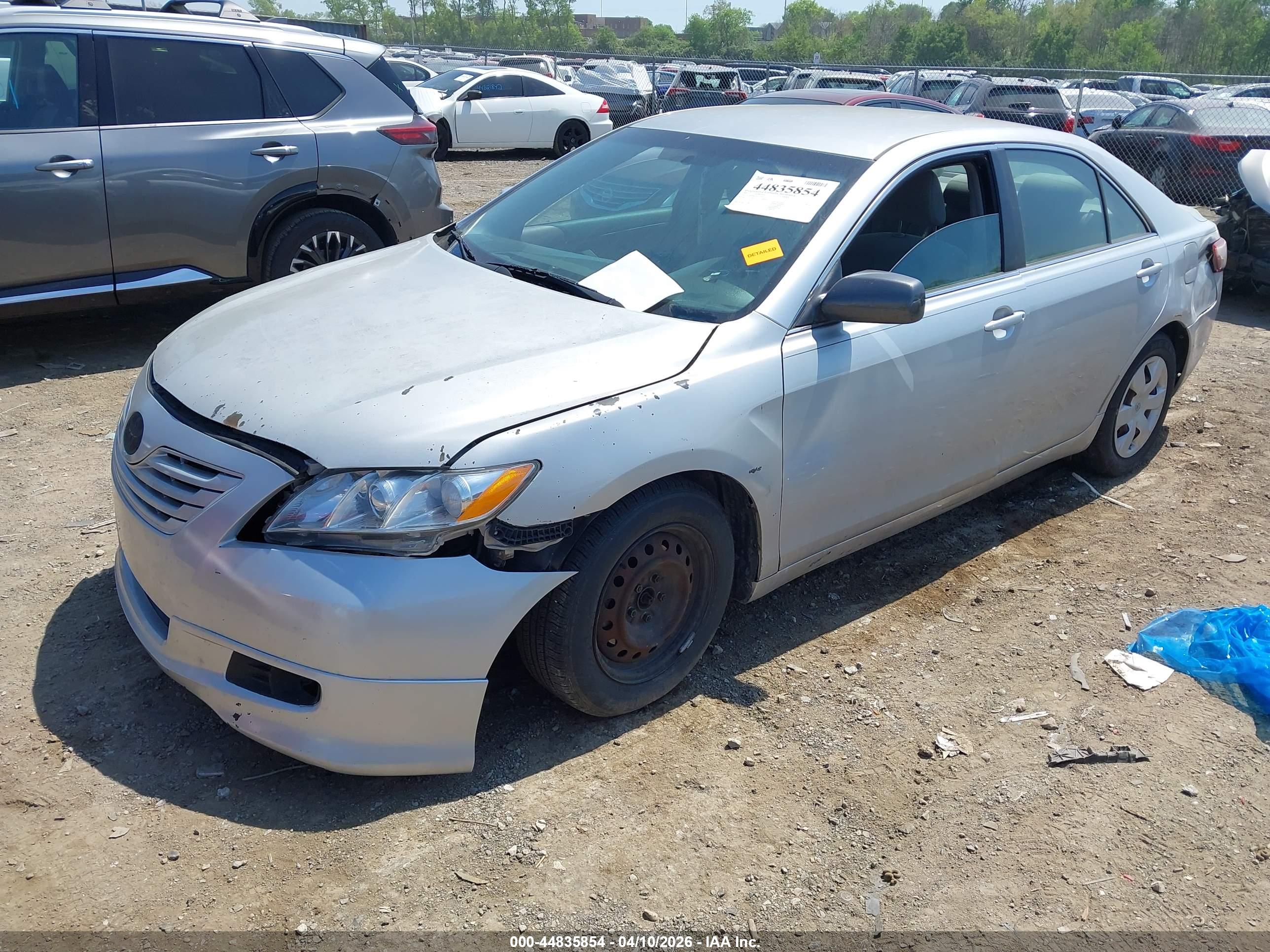 TOYOTA CAMRY image 2