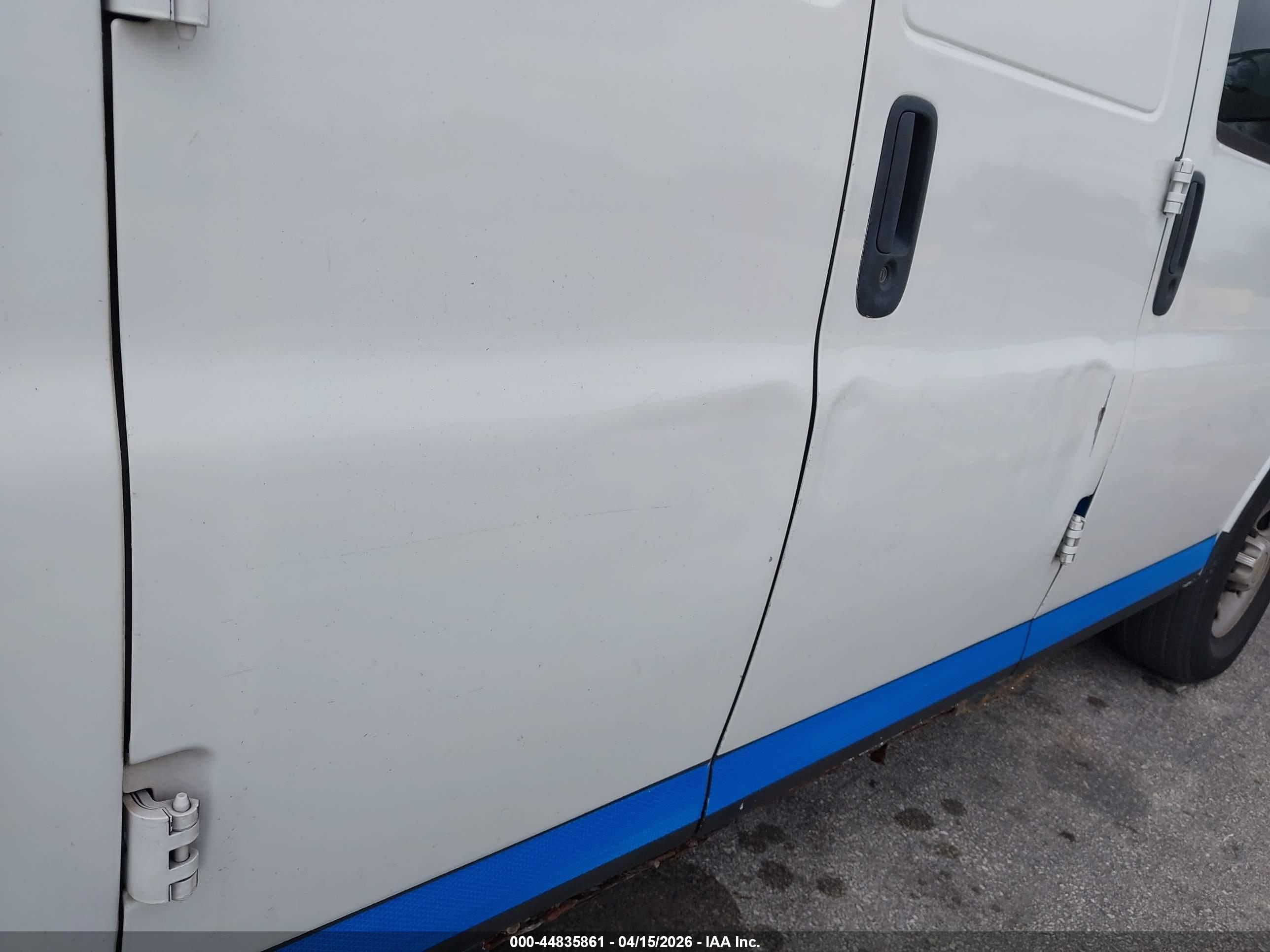 CHEVROLET EXPRESS image 6