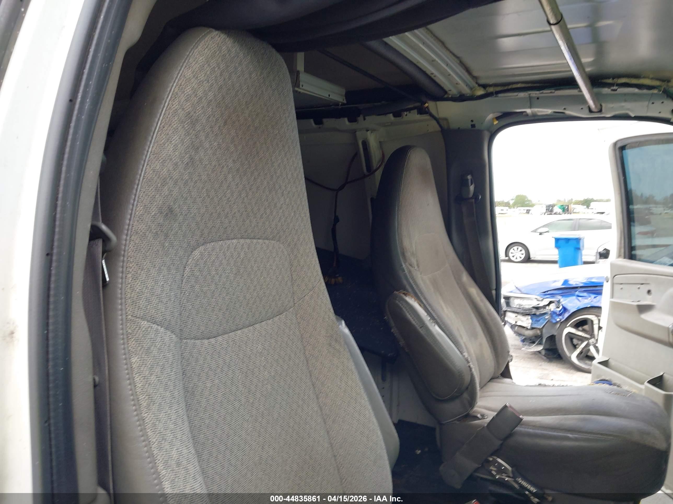 CHEVROLET EXPRESS image 8