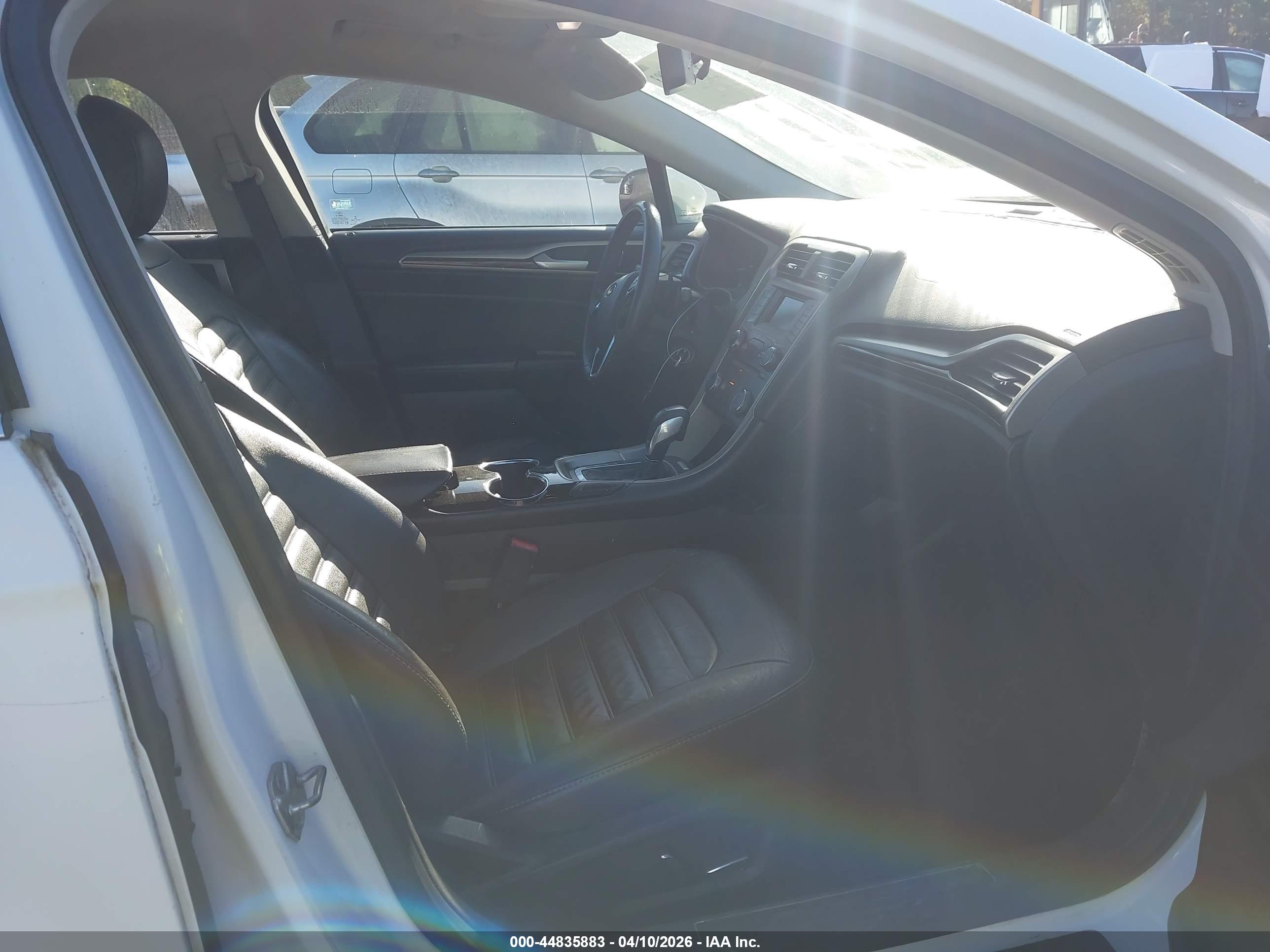 FORD FUSION image 5