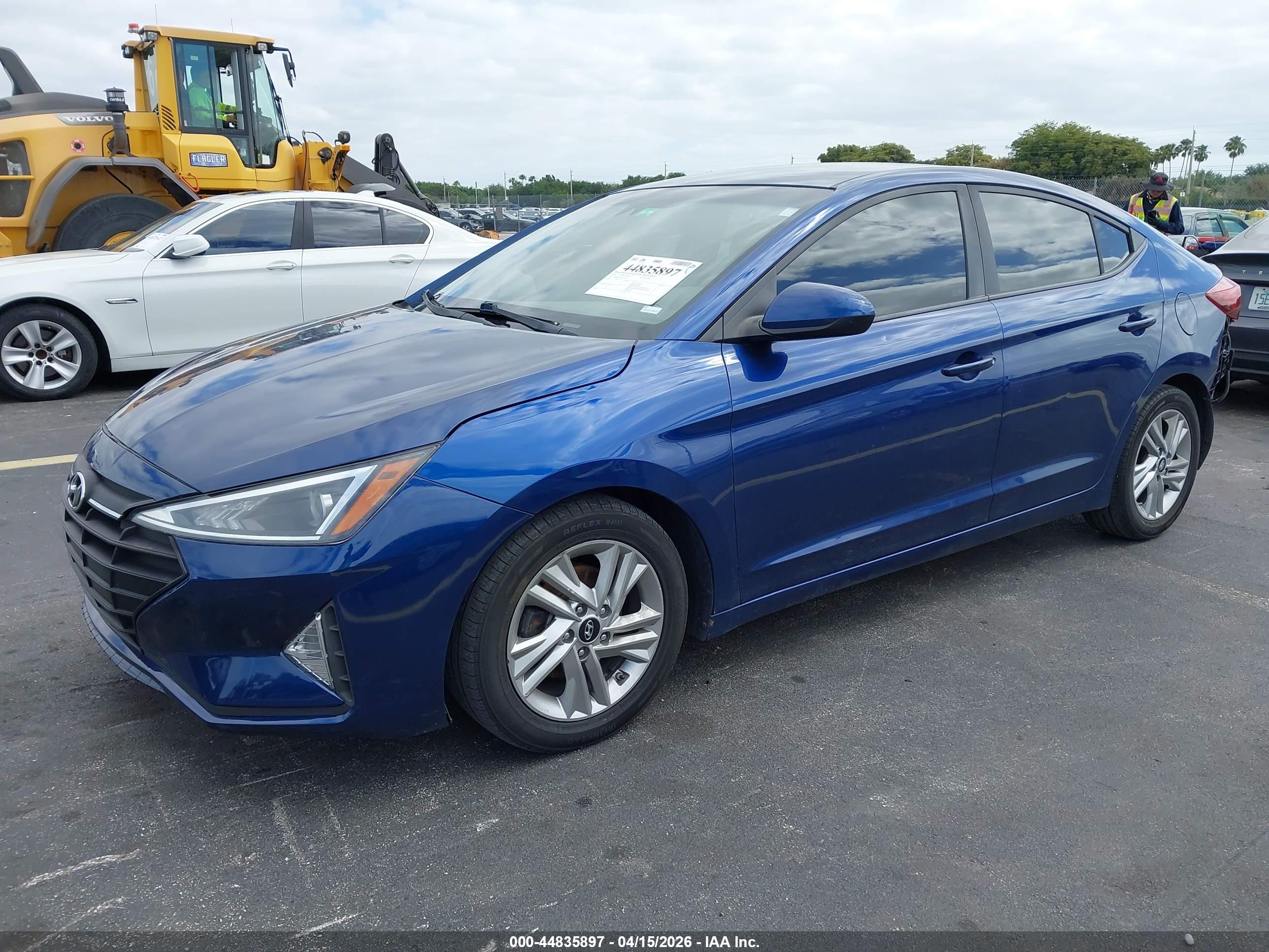 HYUNDAI ELANTRA image 2